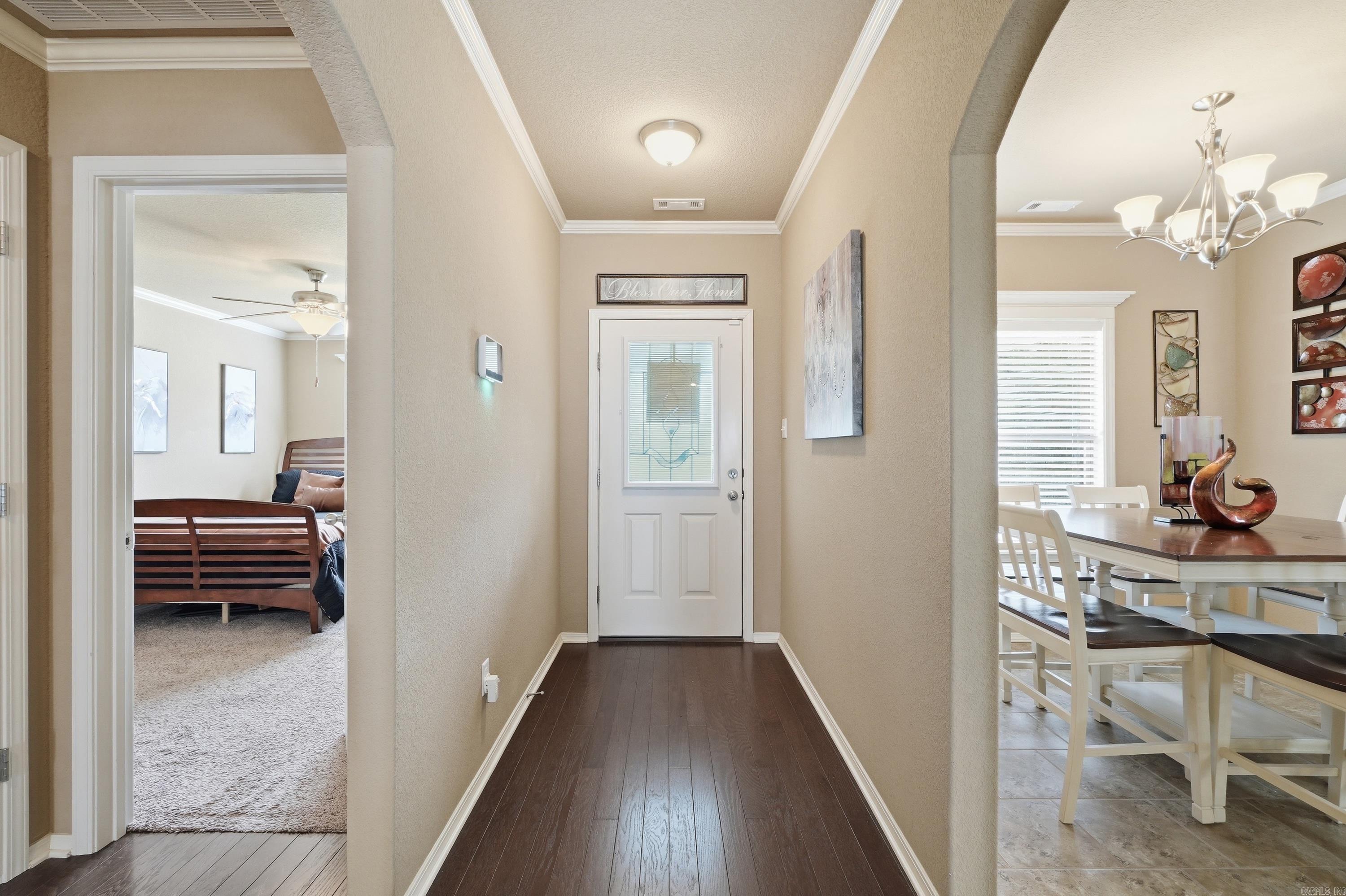 1107 Crossing Loop Property Photo 3