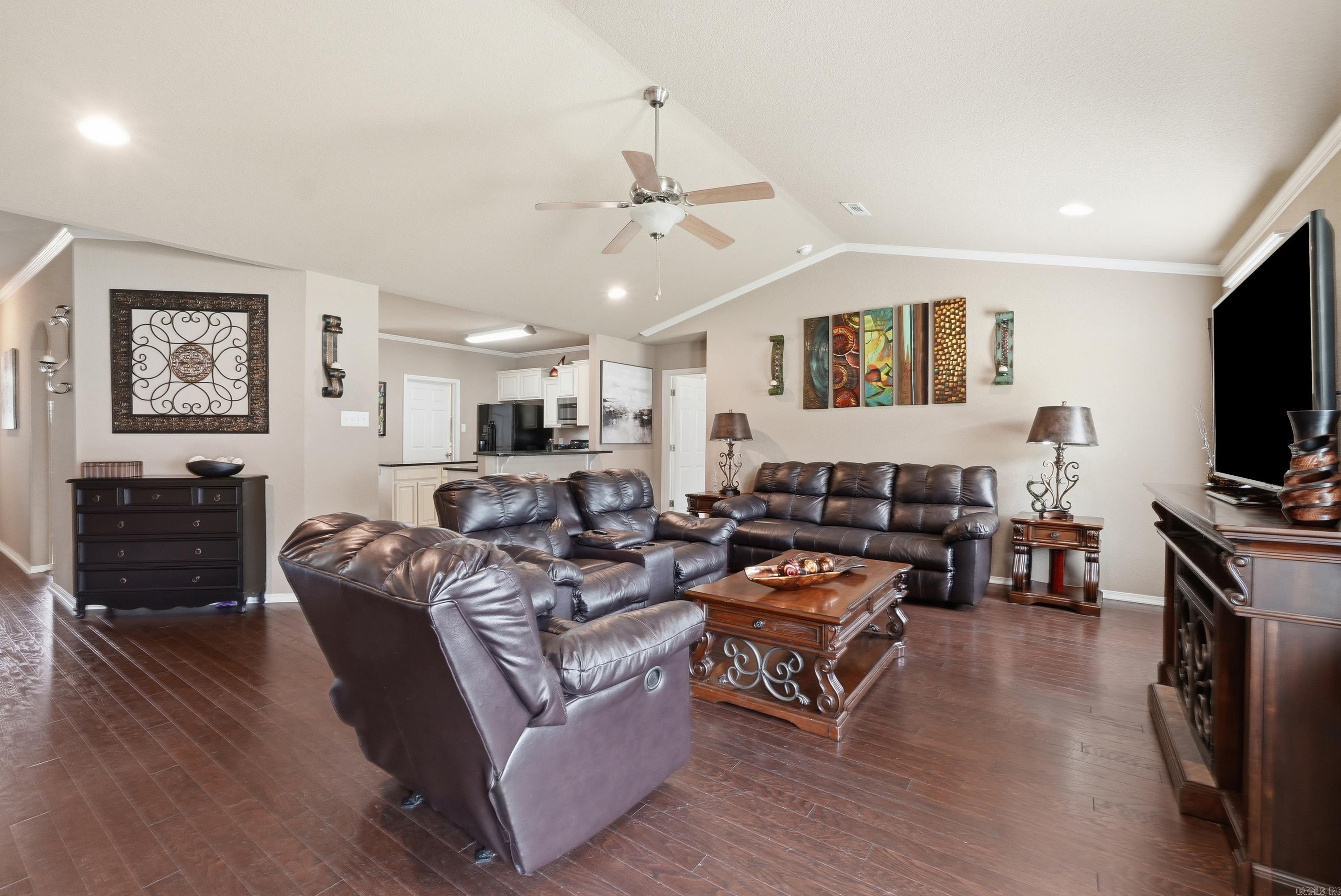 1107 Crossing Loop Property Photo 6