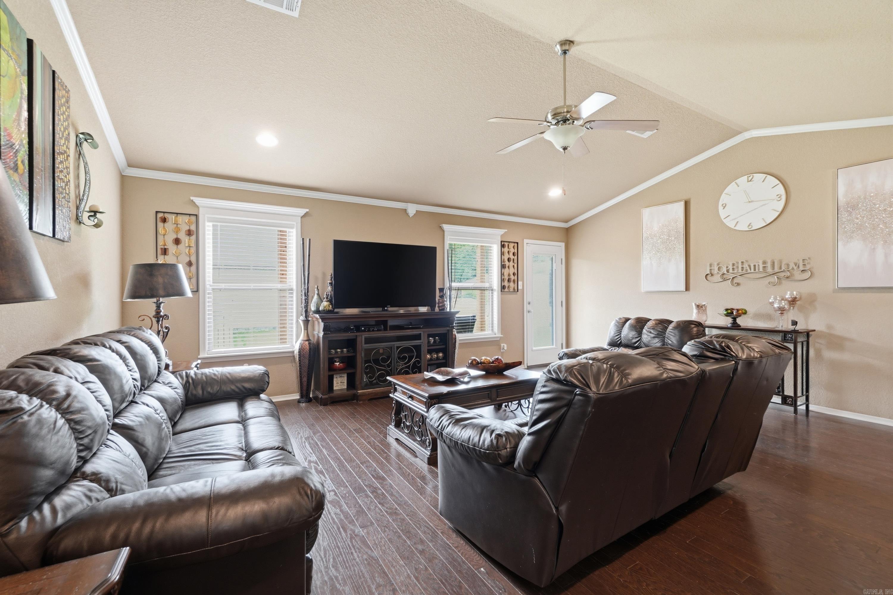 1107 Crossing Loop Property Photo 7