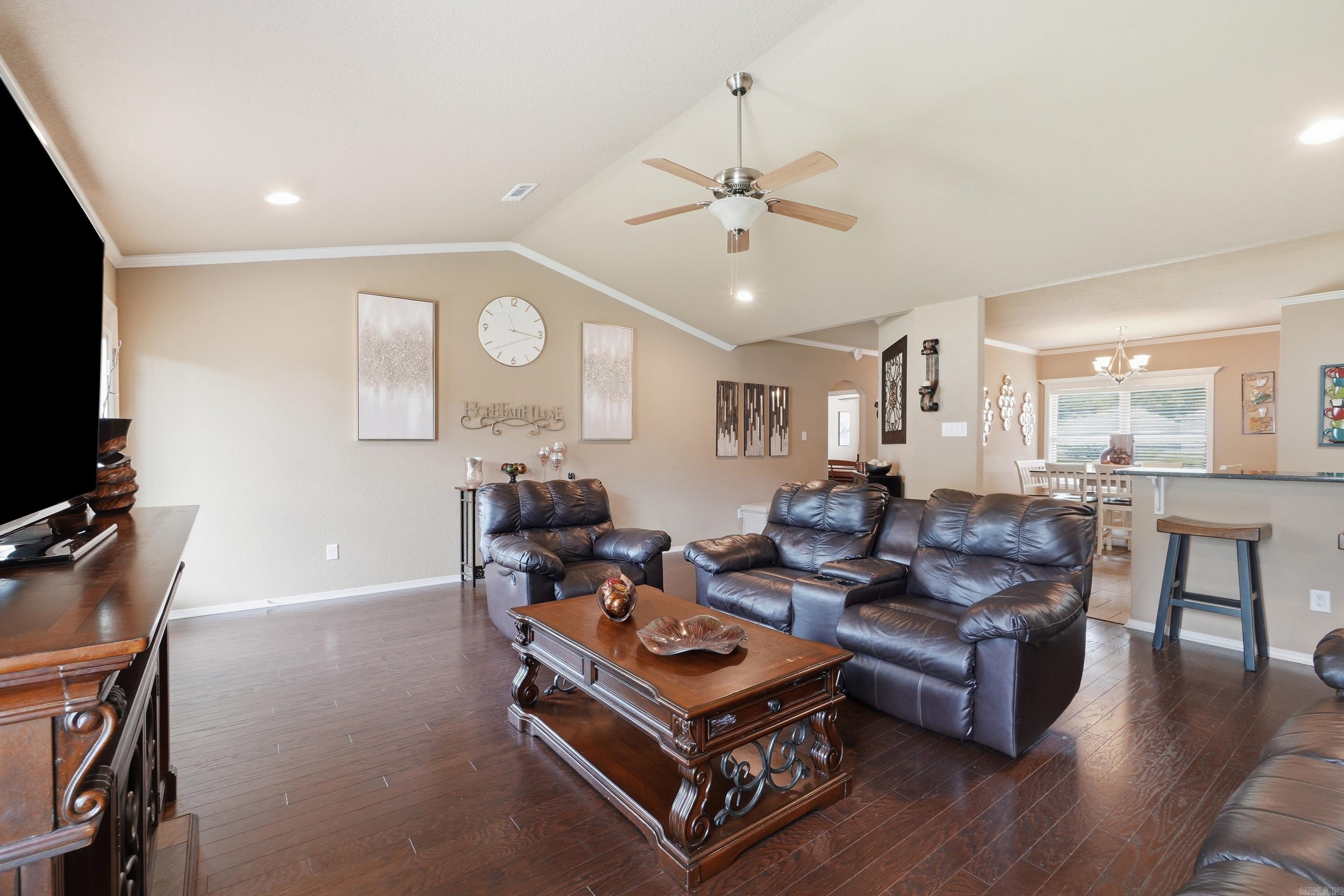1107 Crossing Loop Property Photo 8