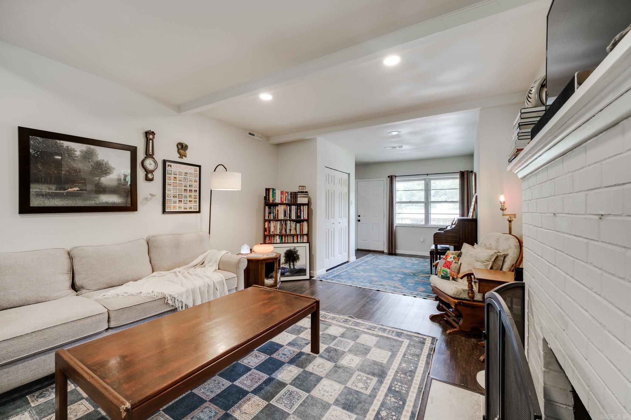 52 Berkshire Drive Property Photo 8