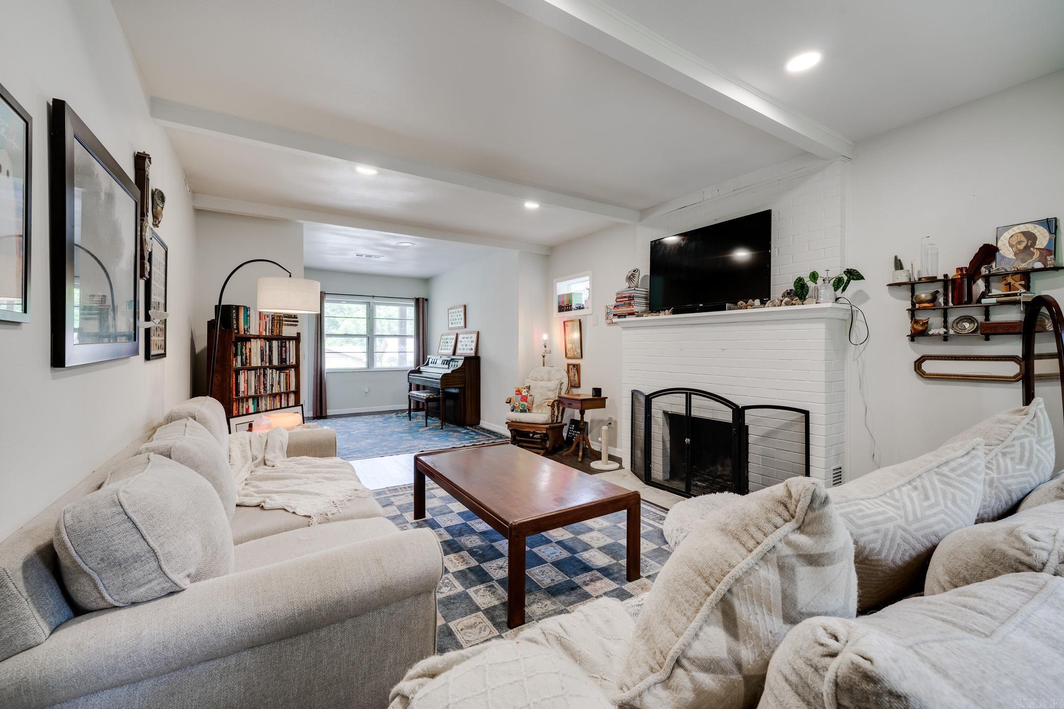 52 Berkshire Drive Property Photo 9