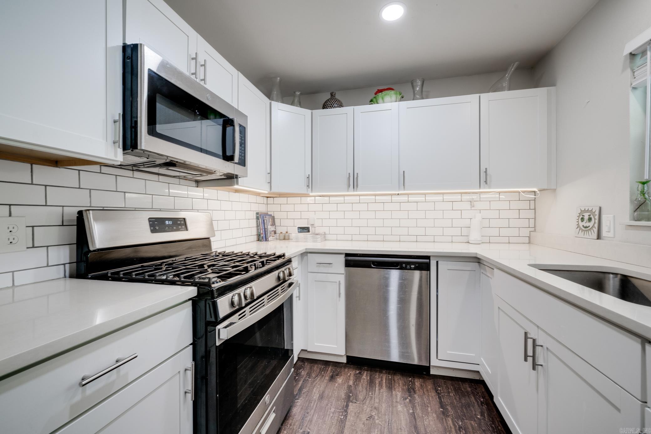52 Berkshire Drive Property Photo 16