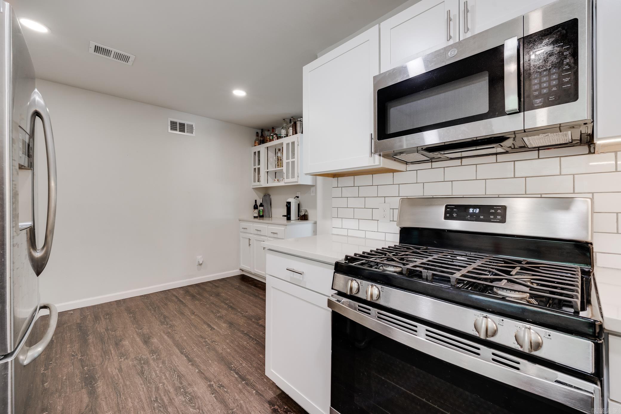 52 Berkshire Drive Property Photo 18