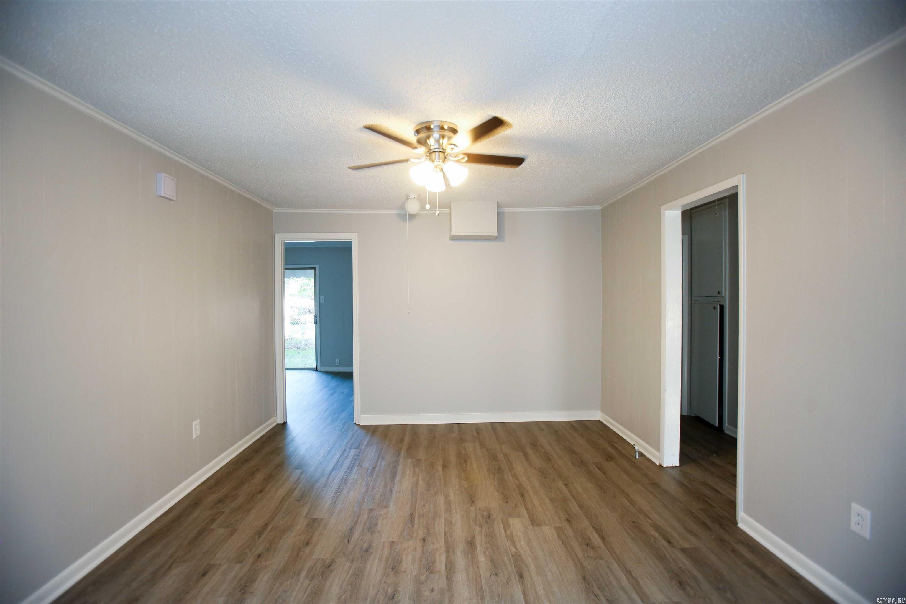 514 Middle Street Property Photo 3