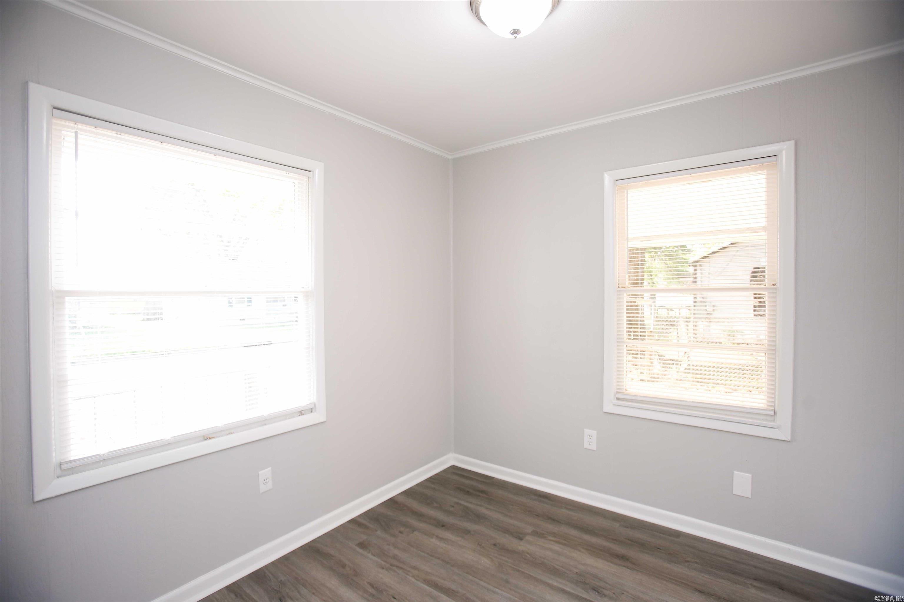 514 Middle Street Property Photo 4