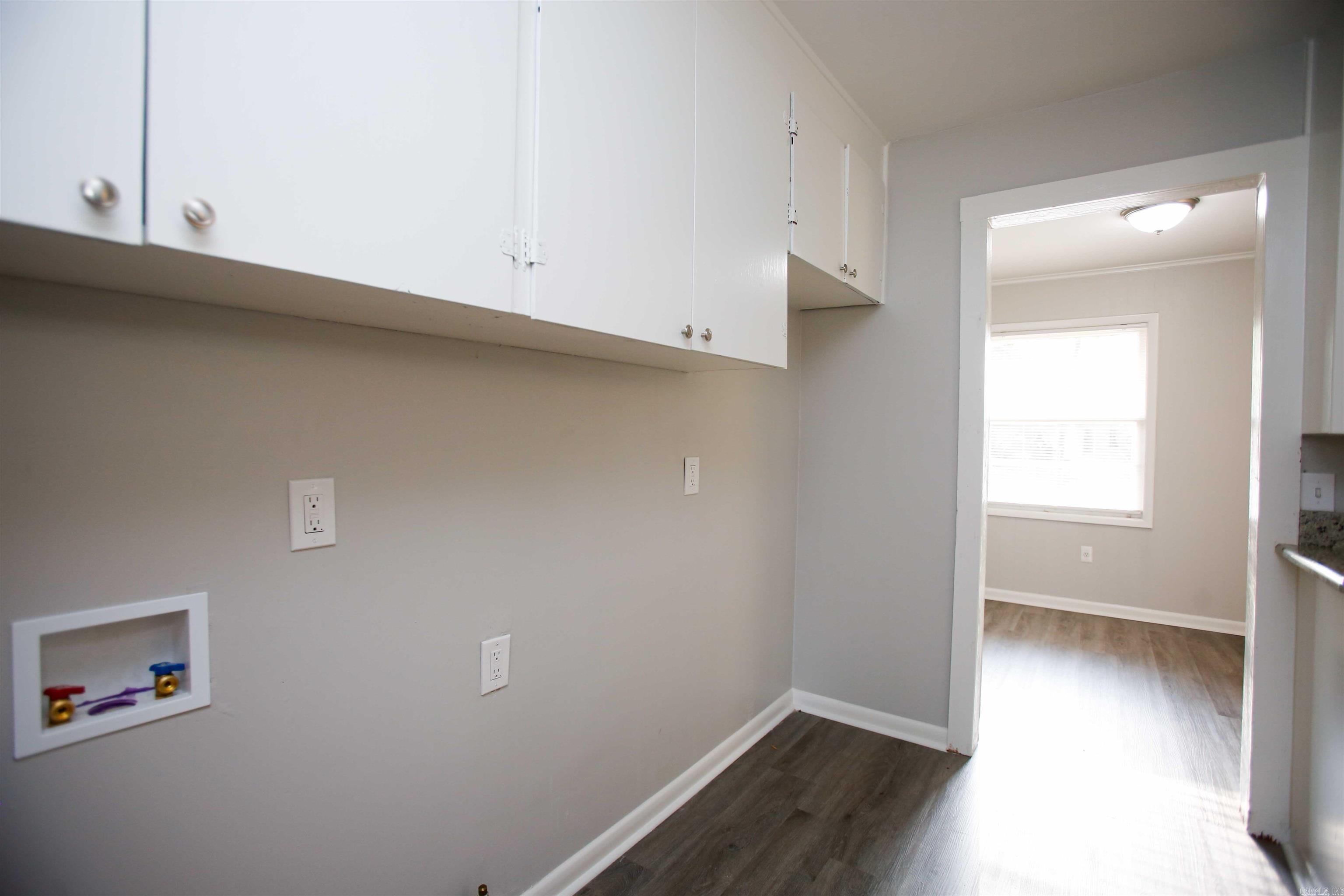 514 Middle Street Property Photo 6
