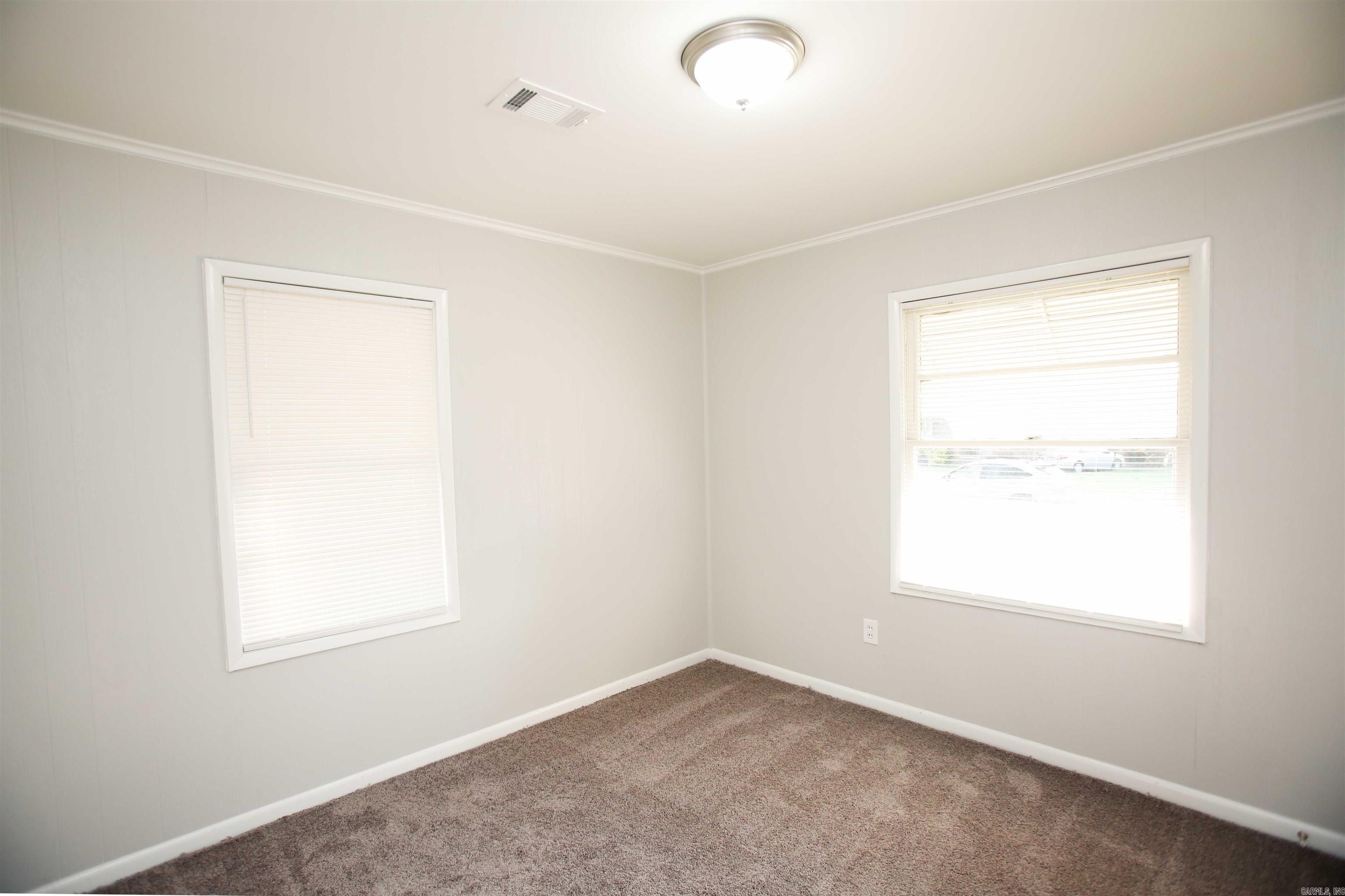 514 Middle Street Property Photo 8