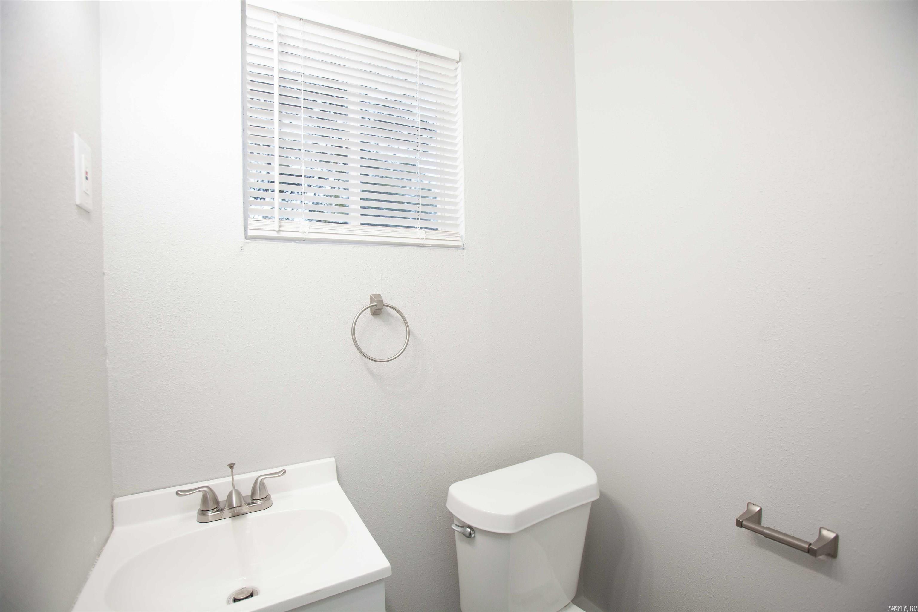 5008 Lynch Drive Property Photo 7