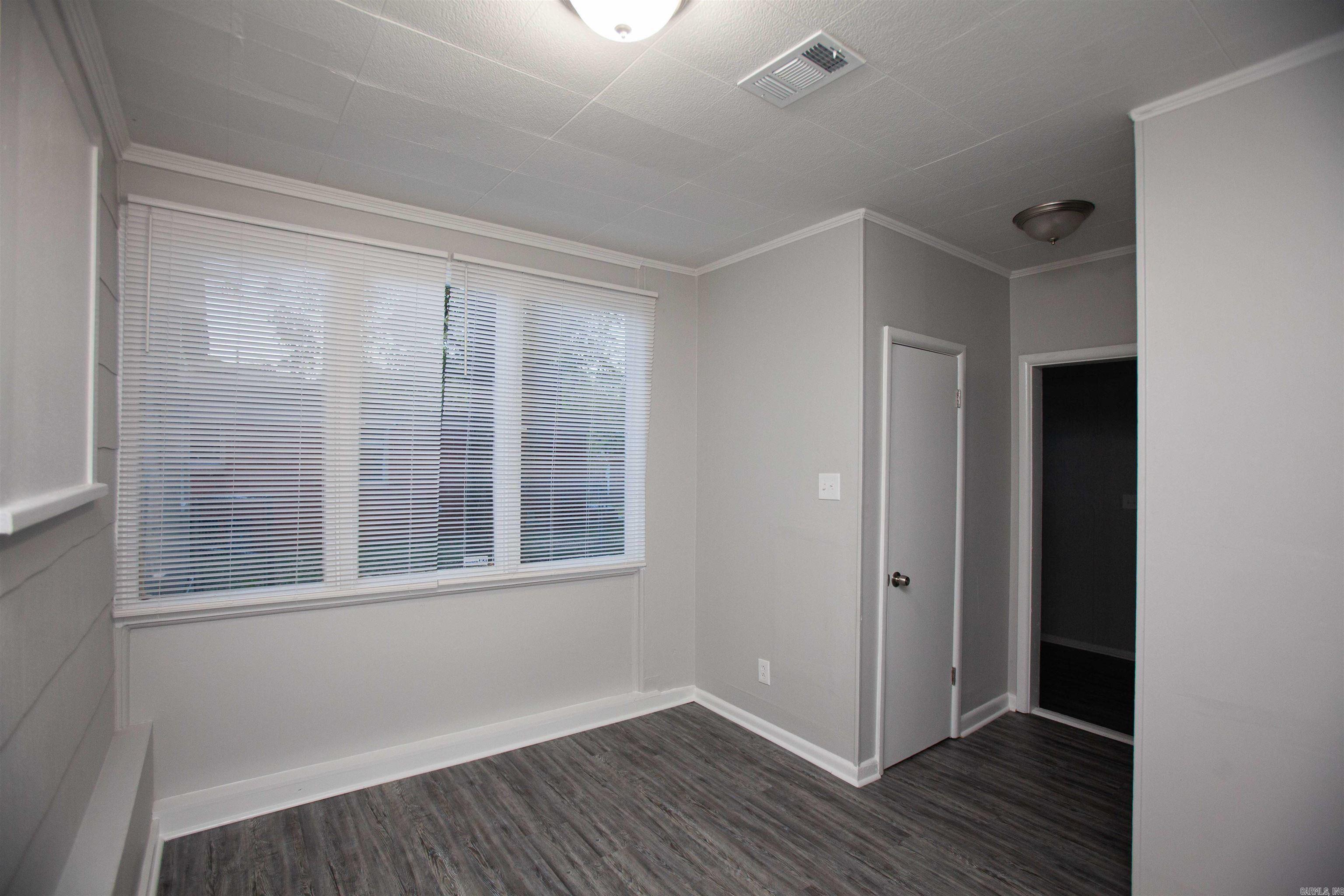 5008 Lynch Drive Property Photo 11