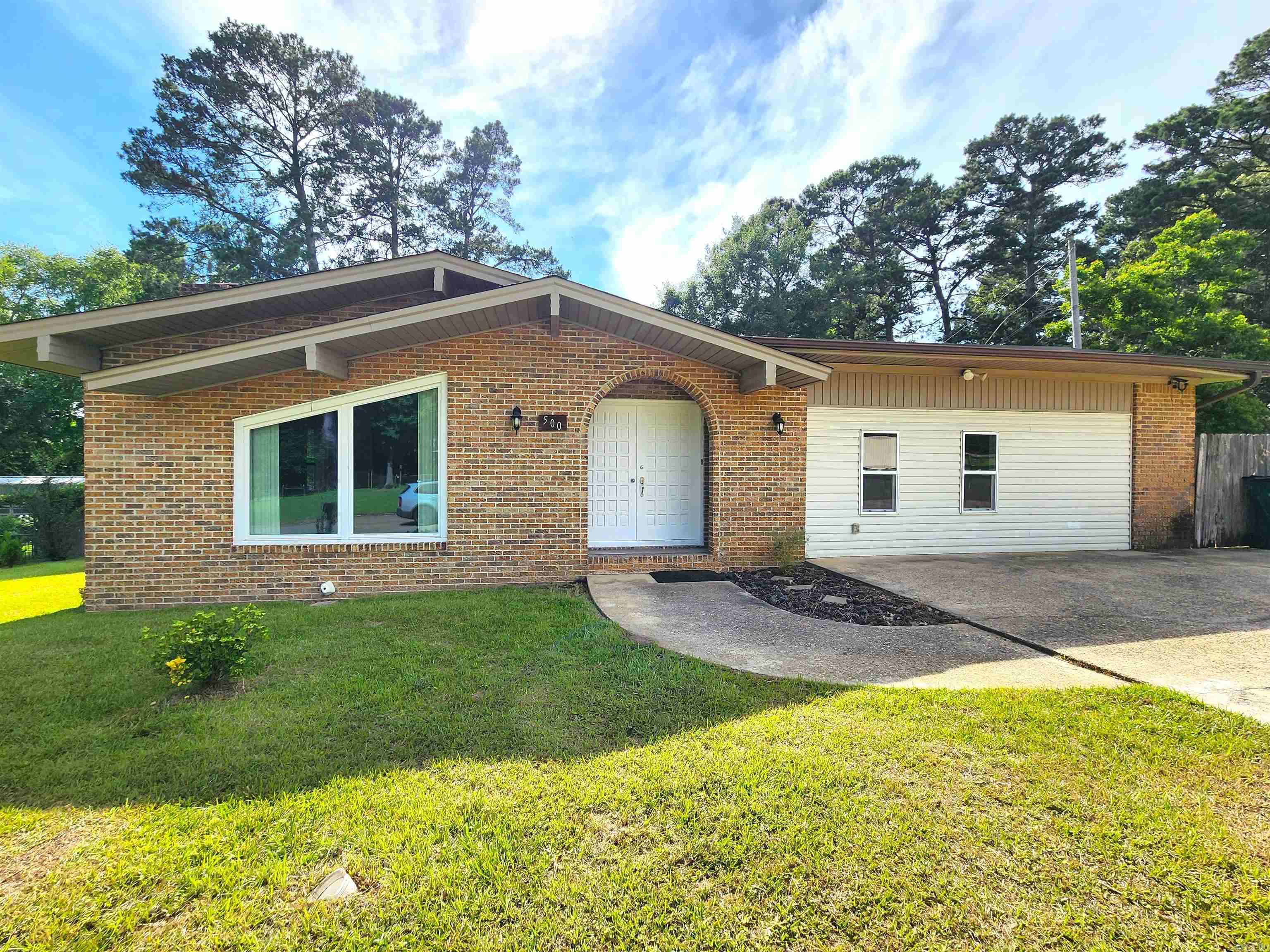 500 Carol Avenue Property Photo 1