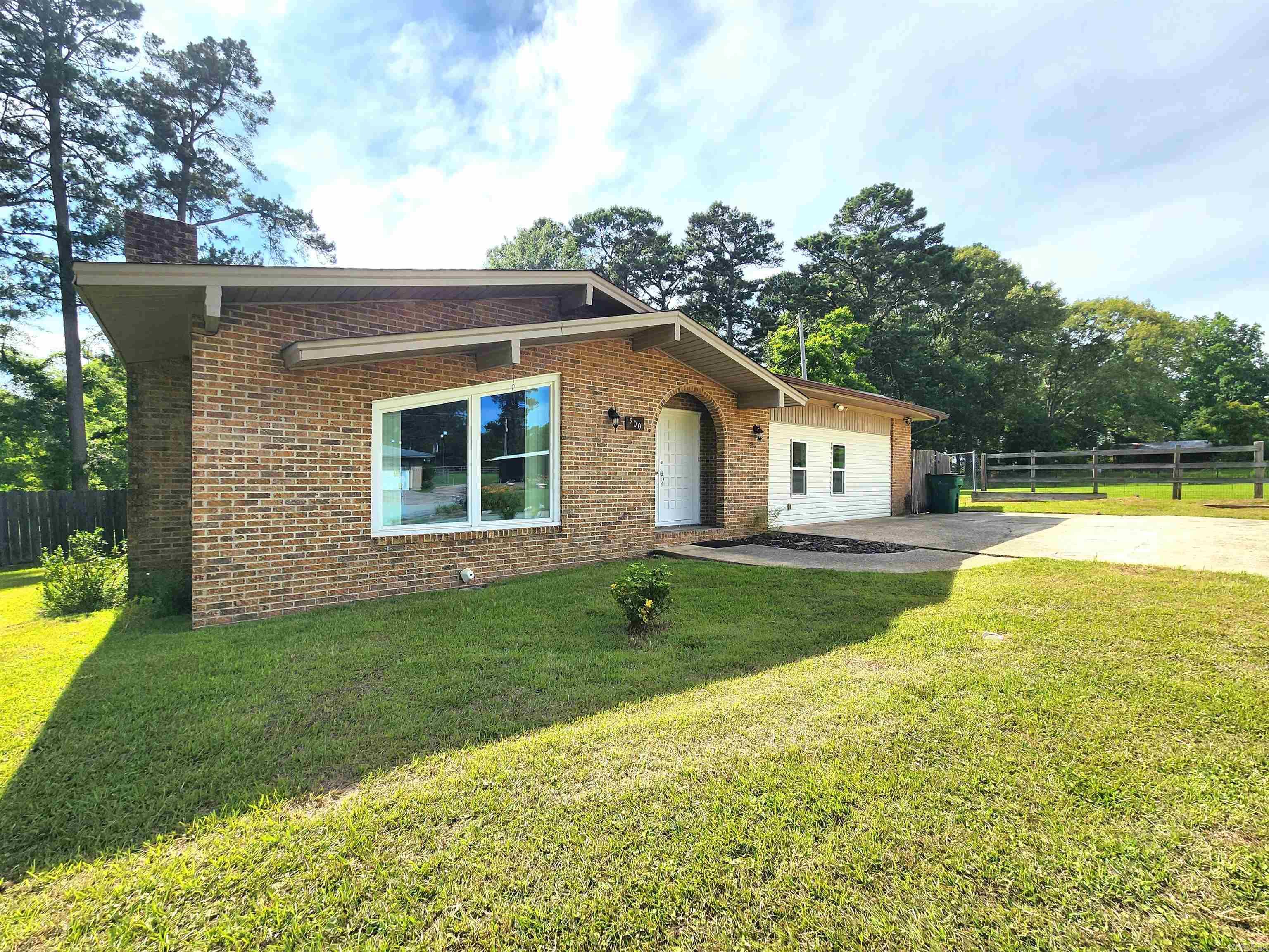 500 Carol Avenue Property Photo 2