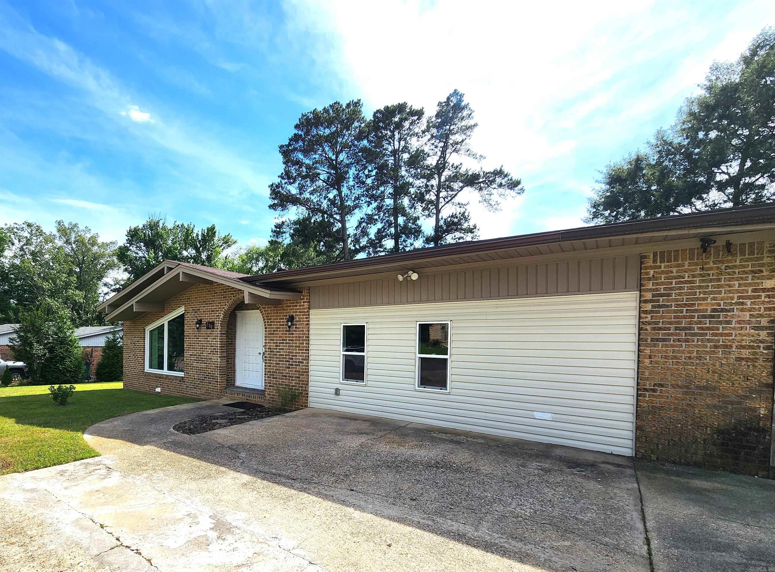 500 Carol Avenue Property Photo 3