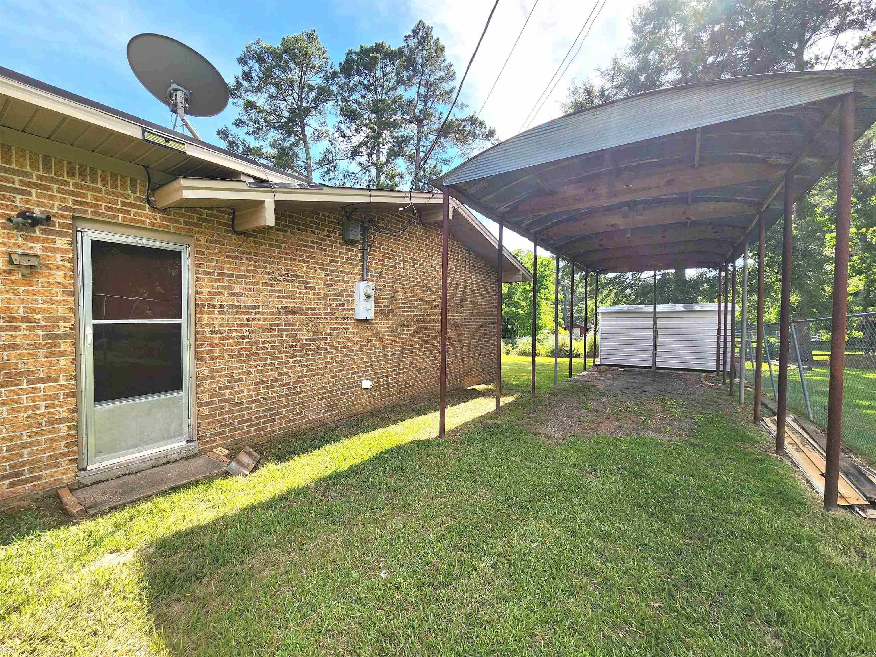 500 Carol Avenue Property Photo 5