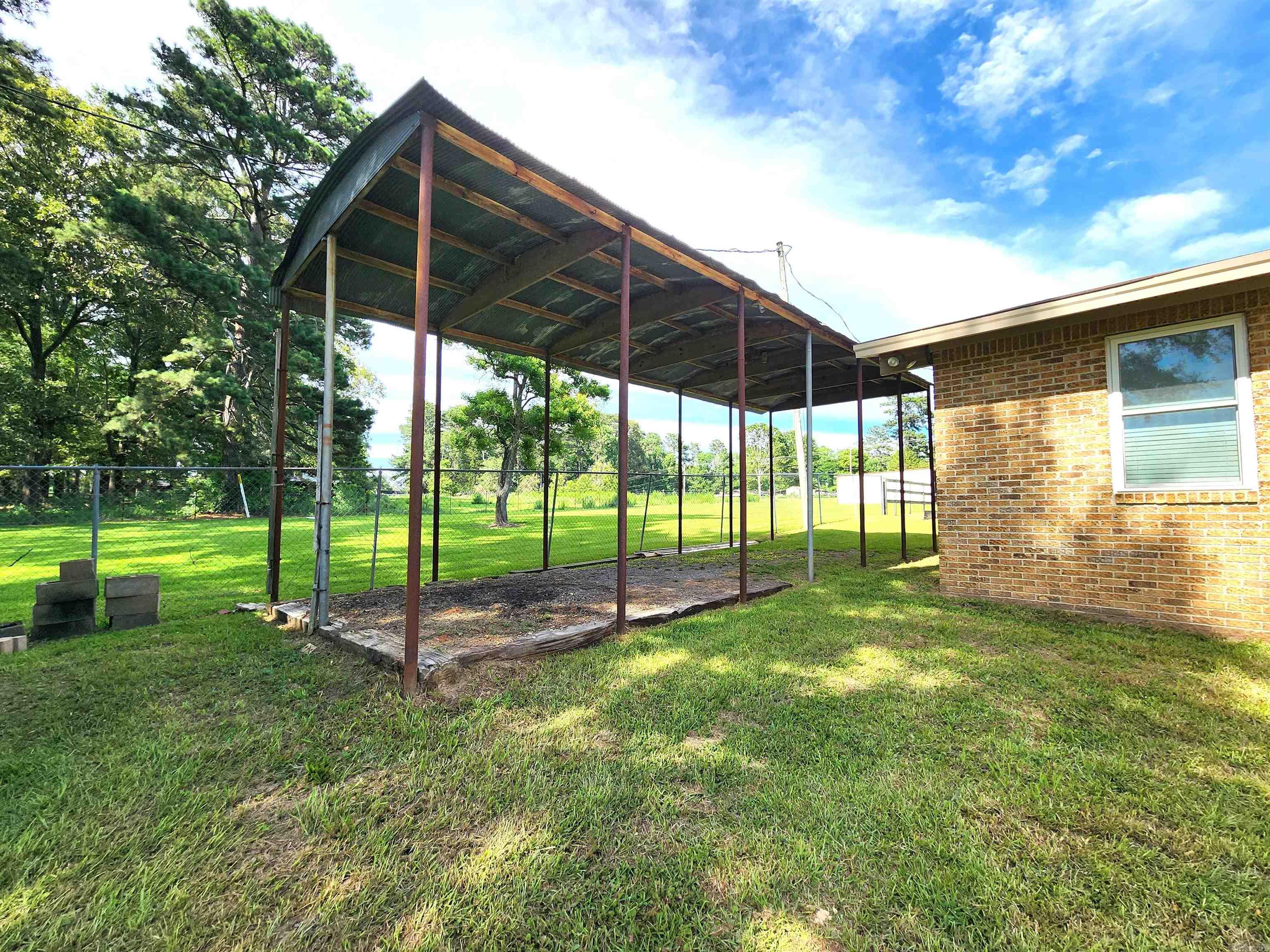 500 Carol Avenue Property Photo 6