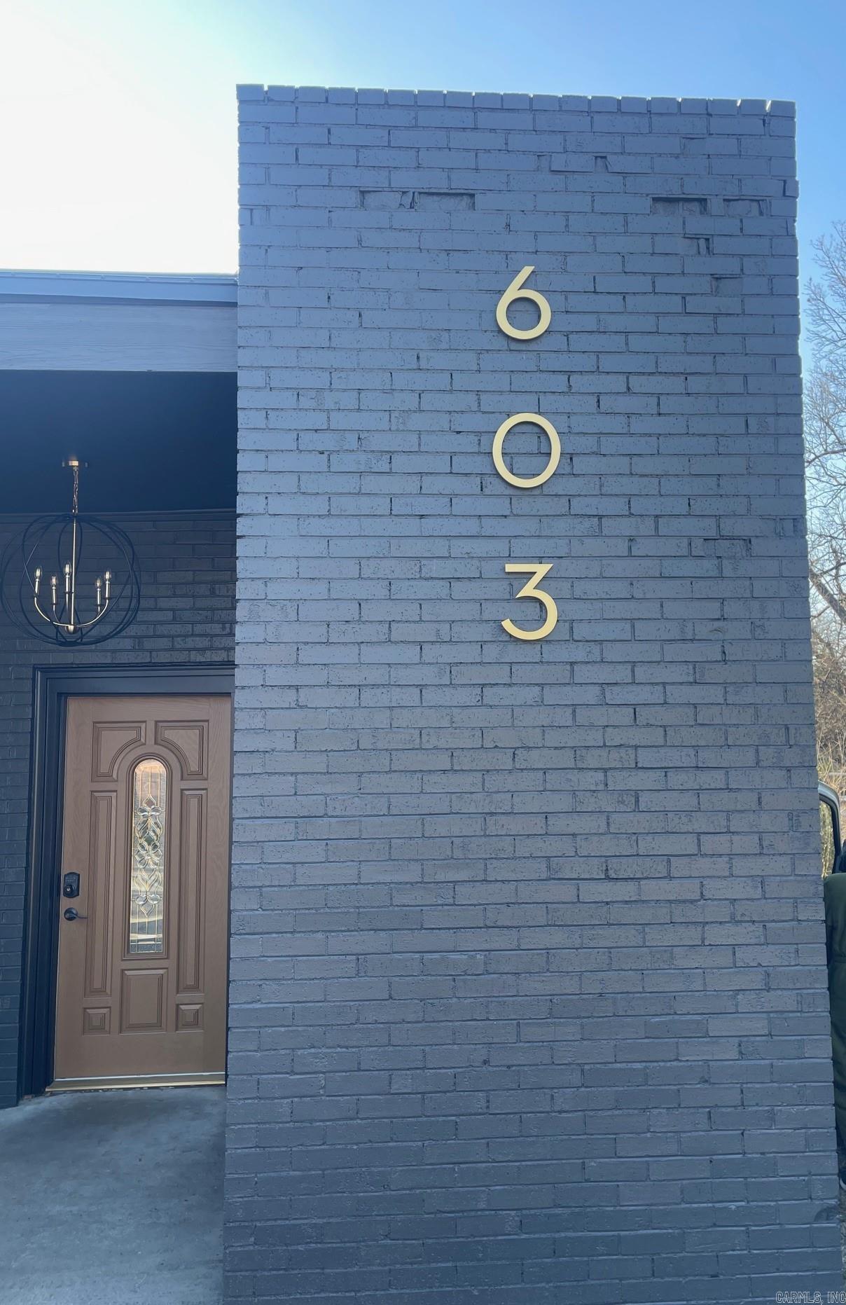 603 W Matthews Avenue Property Photo 1