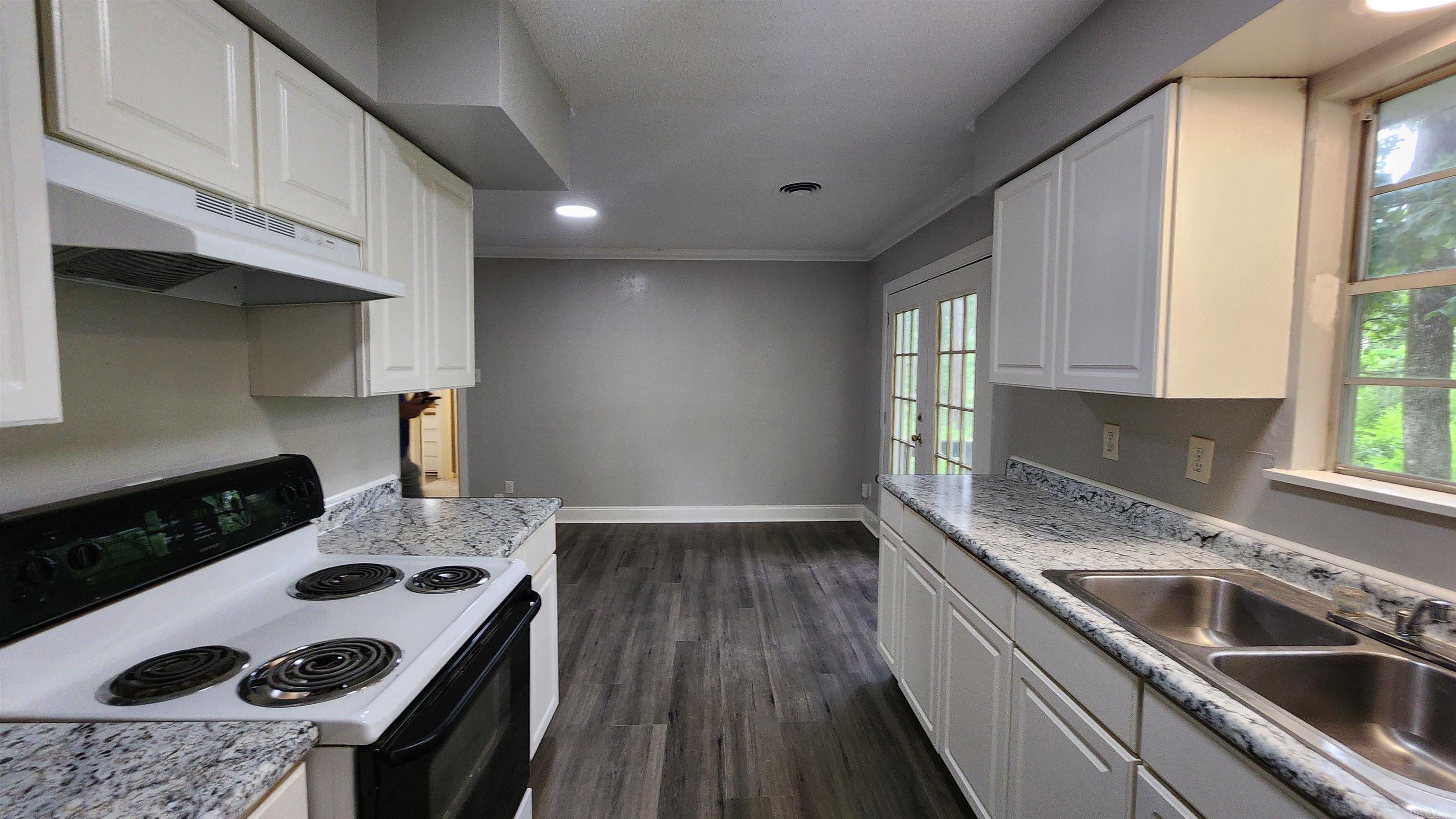 20 W Windsor Drive Property Photo 5
