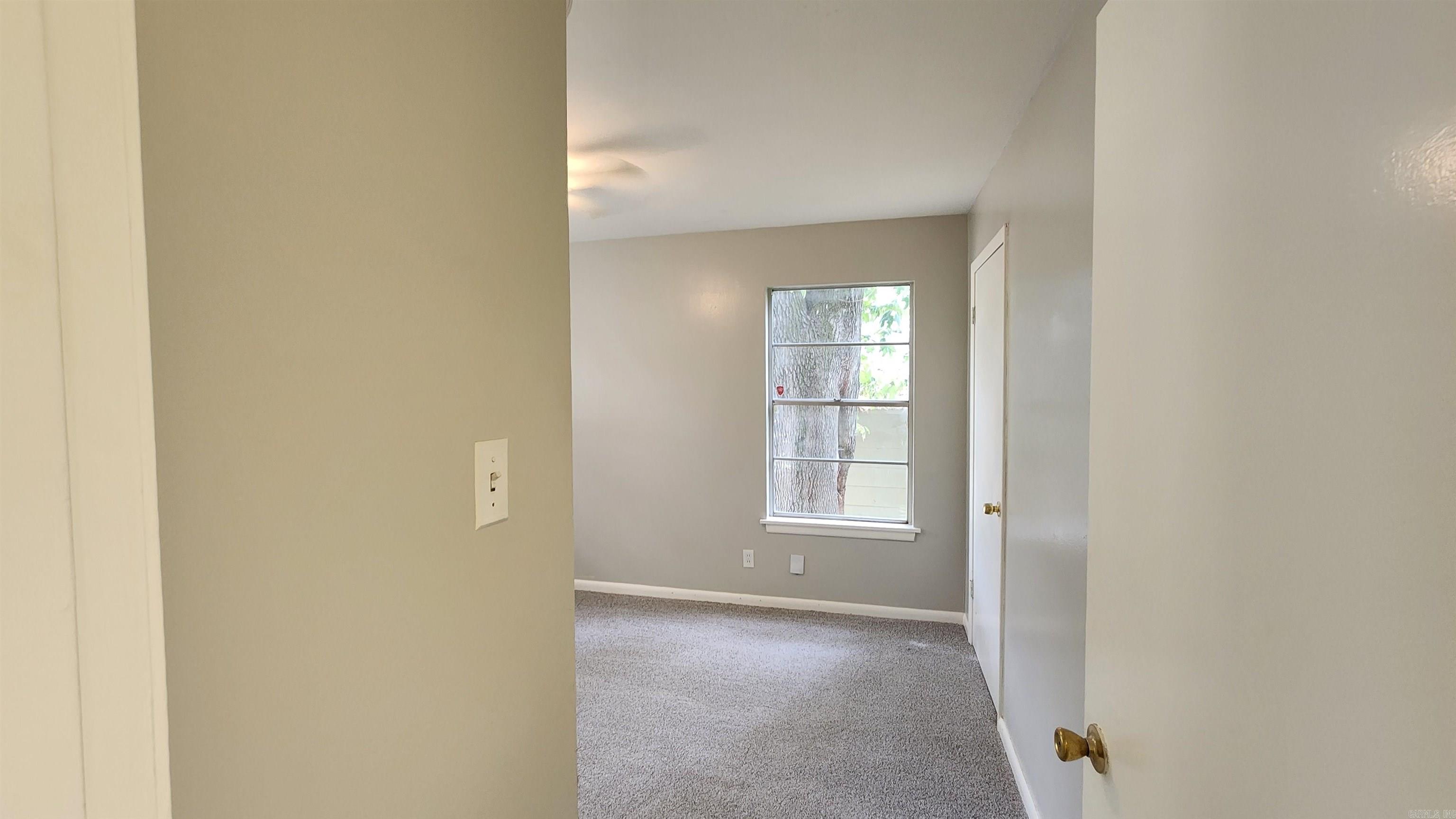 20 W Windsor Drive Property Photo 13