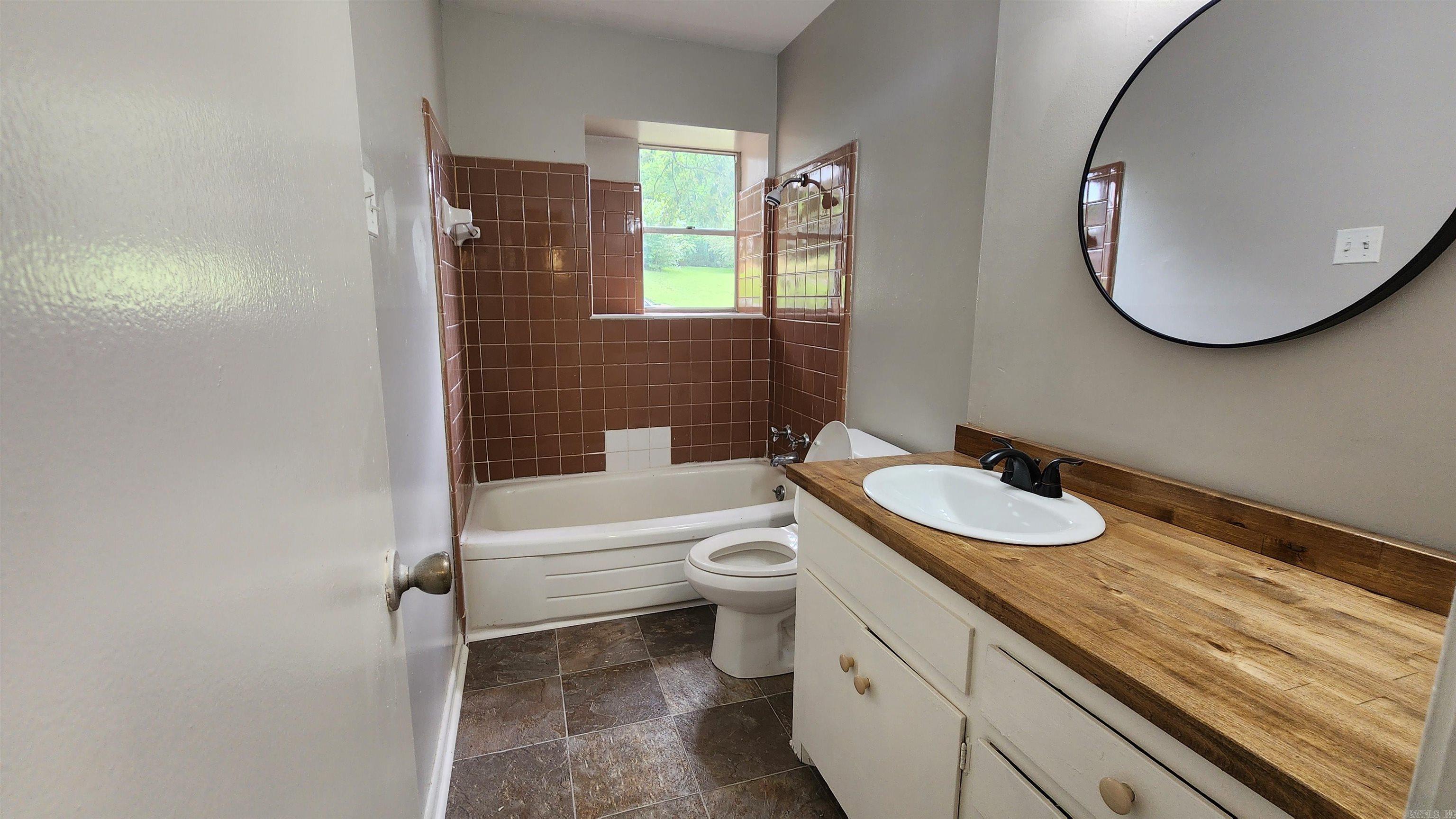 20 W Windsor Drive Property Photo 16