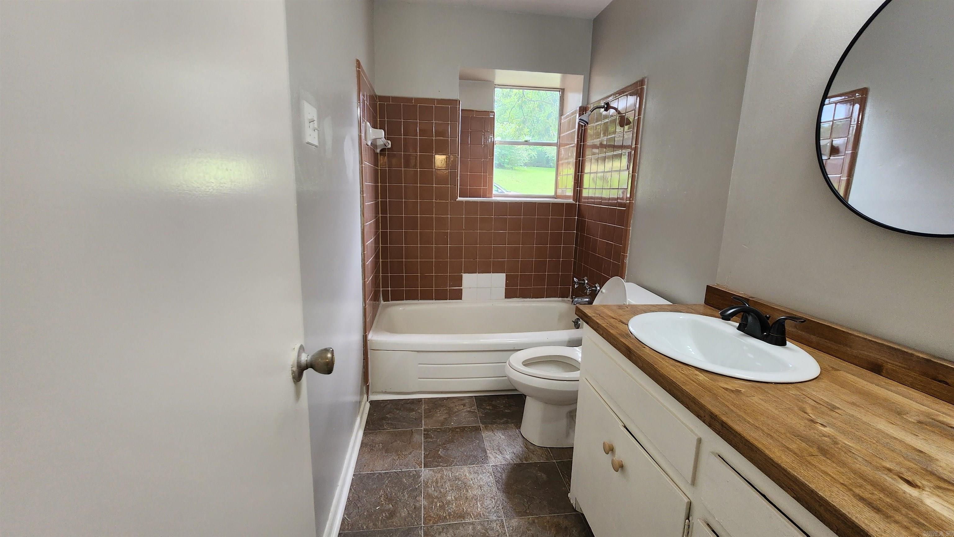 20 W Windsor Drive Property Photo 17