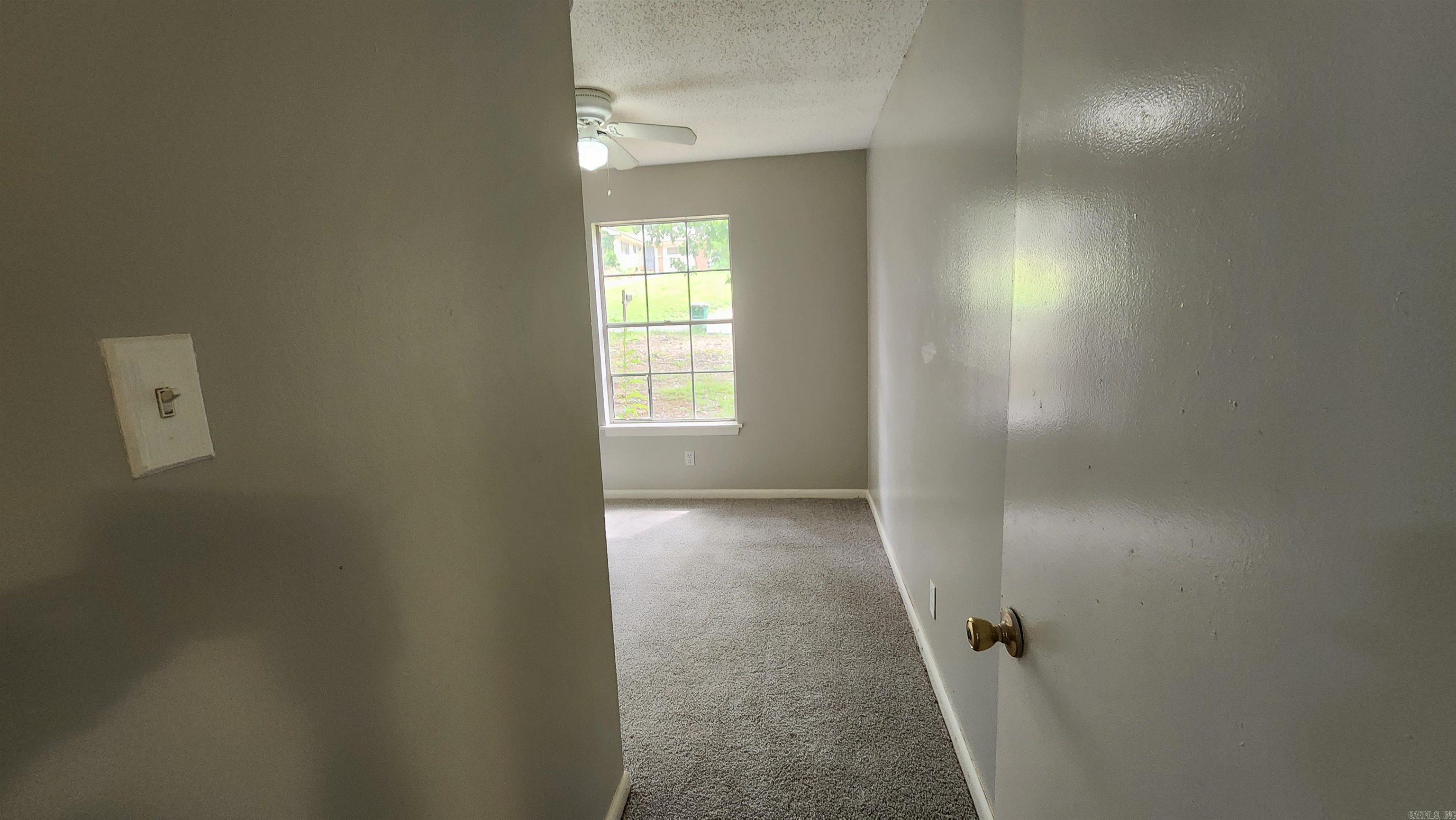 20 W Windsor Drive Property Photo 18