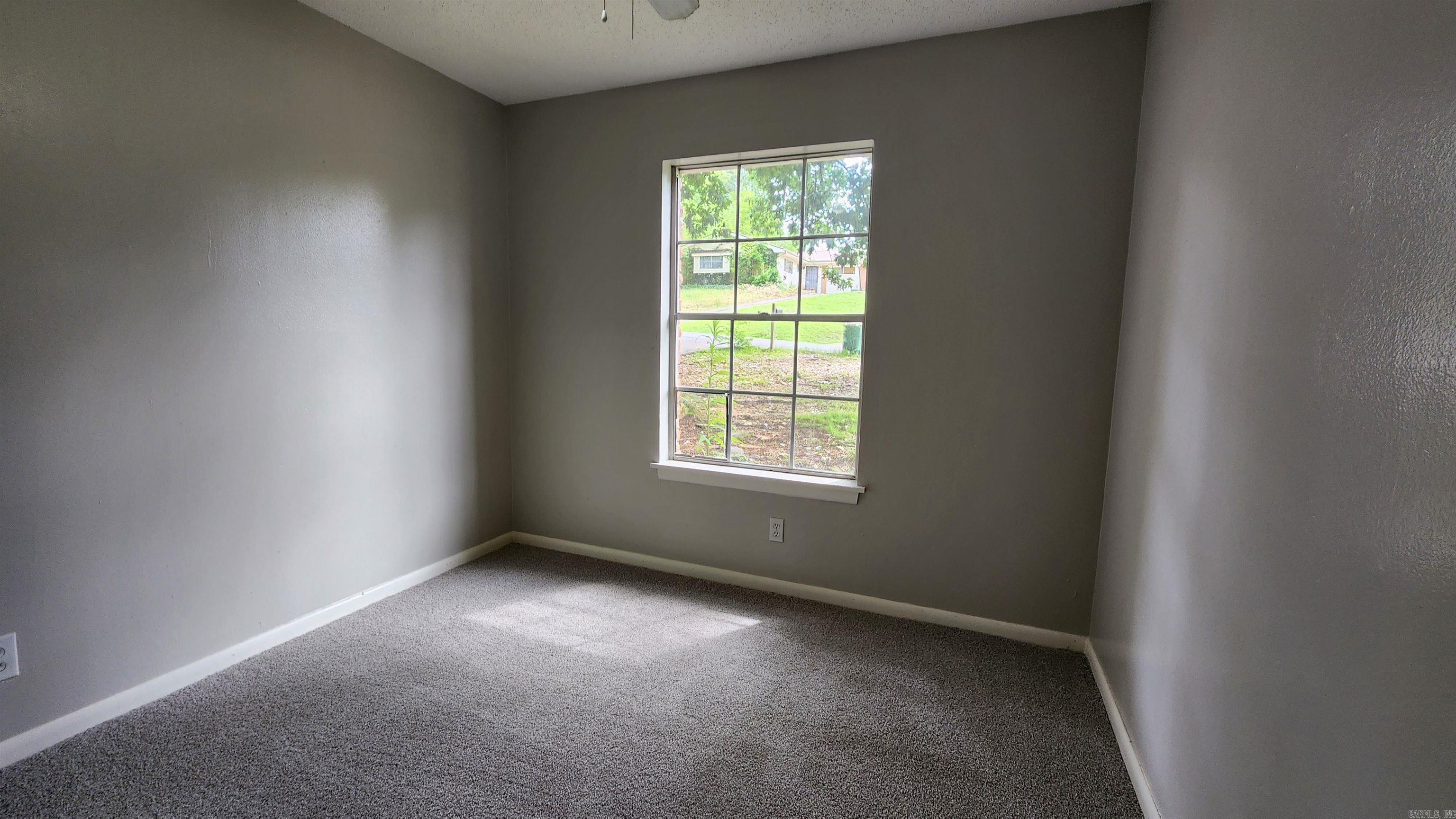 20 W Windsor Drive Property Photo 19