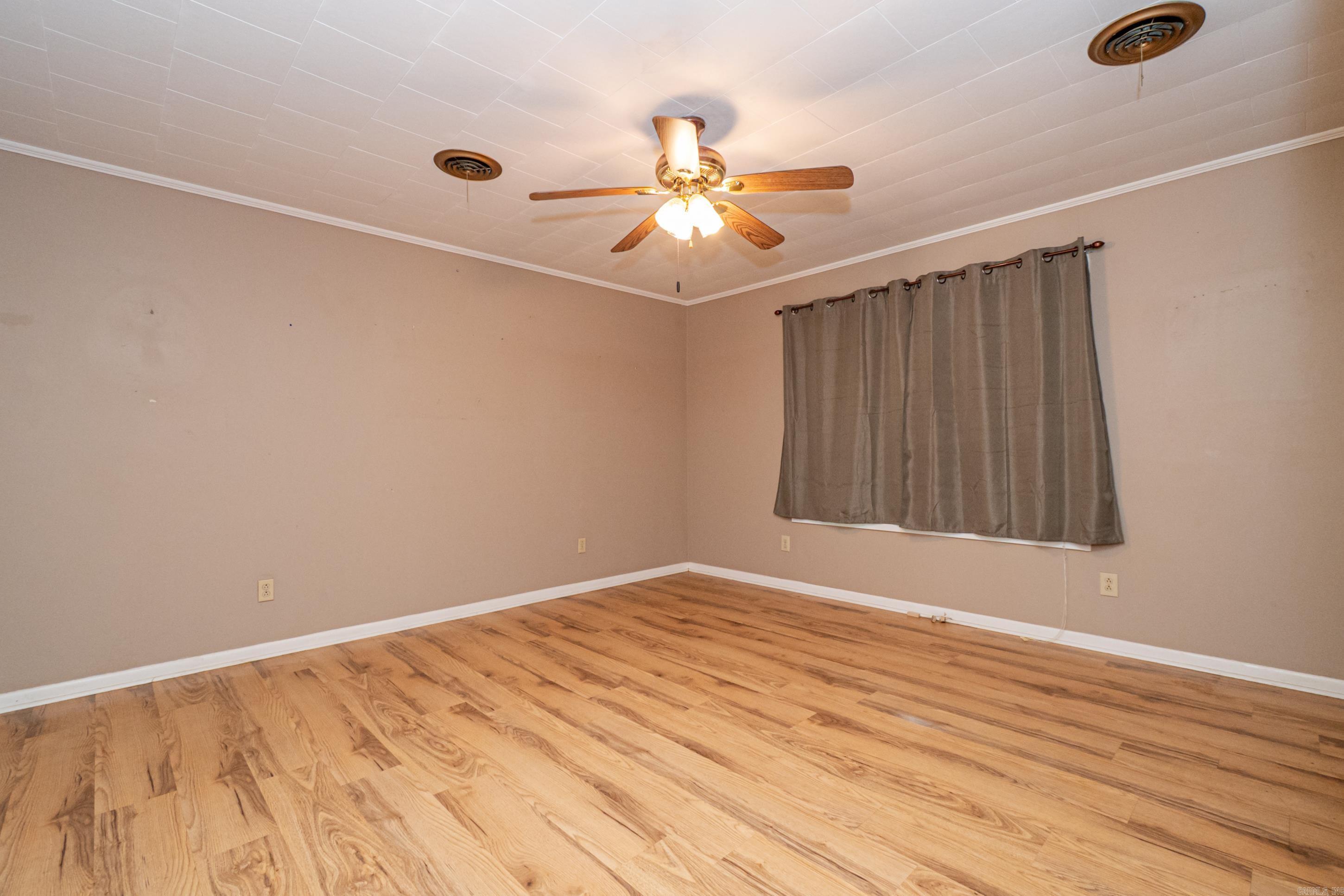 202 Fish Street Property Photo 4
