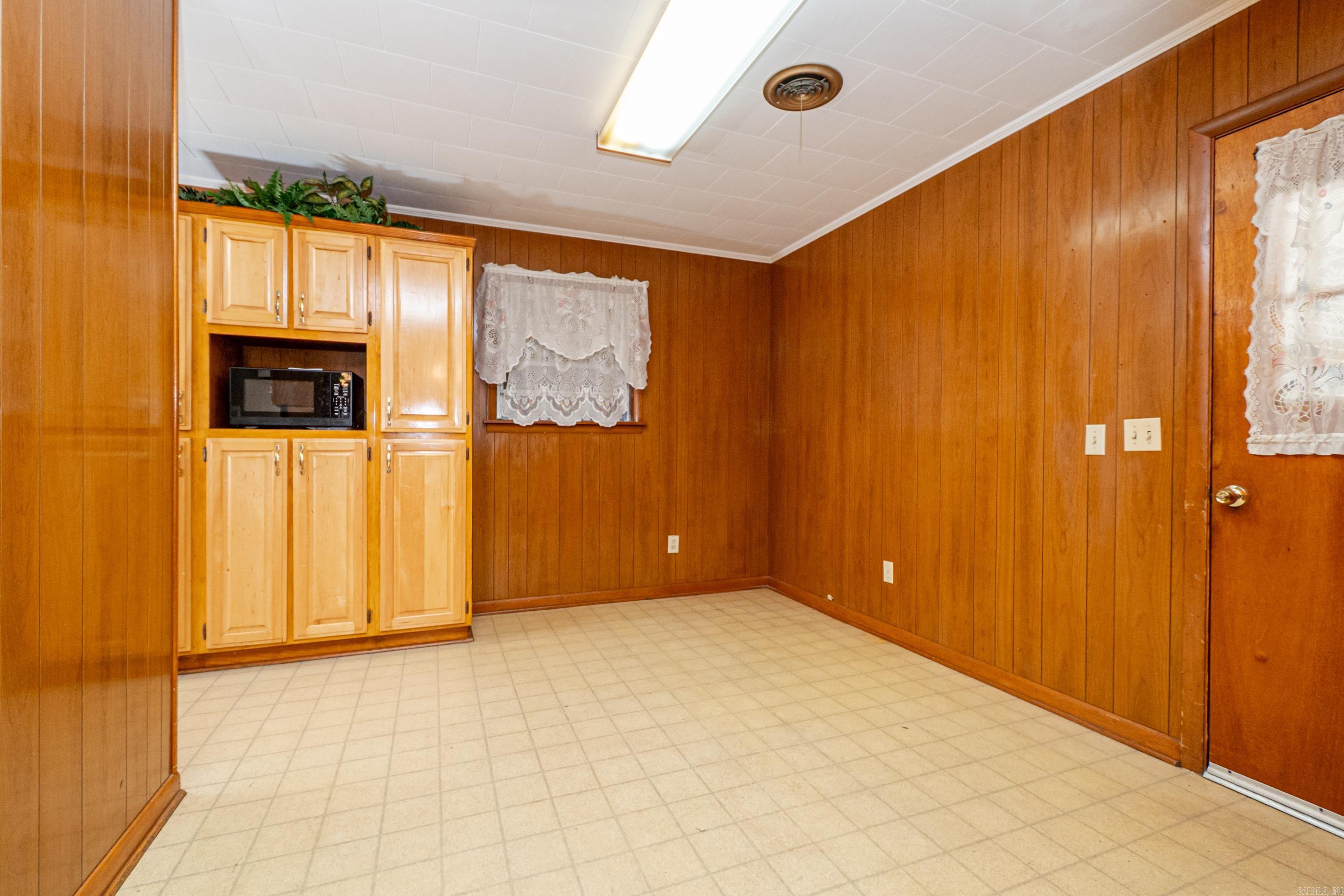 202 Fish Street Property Photo 5
