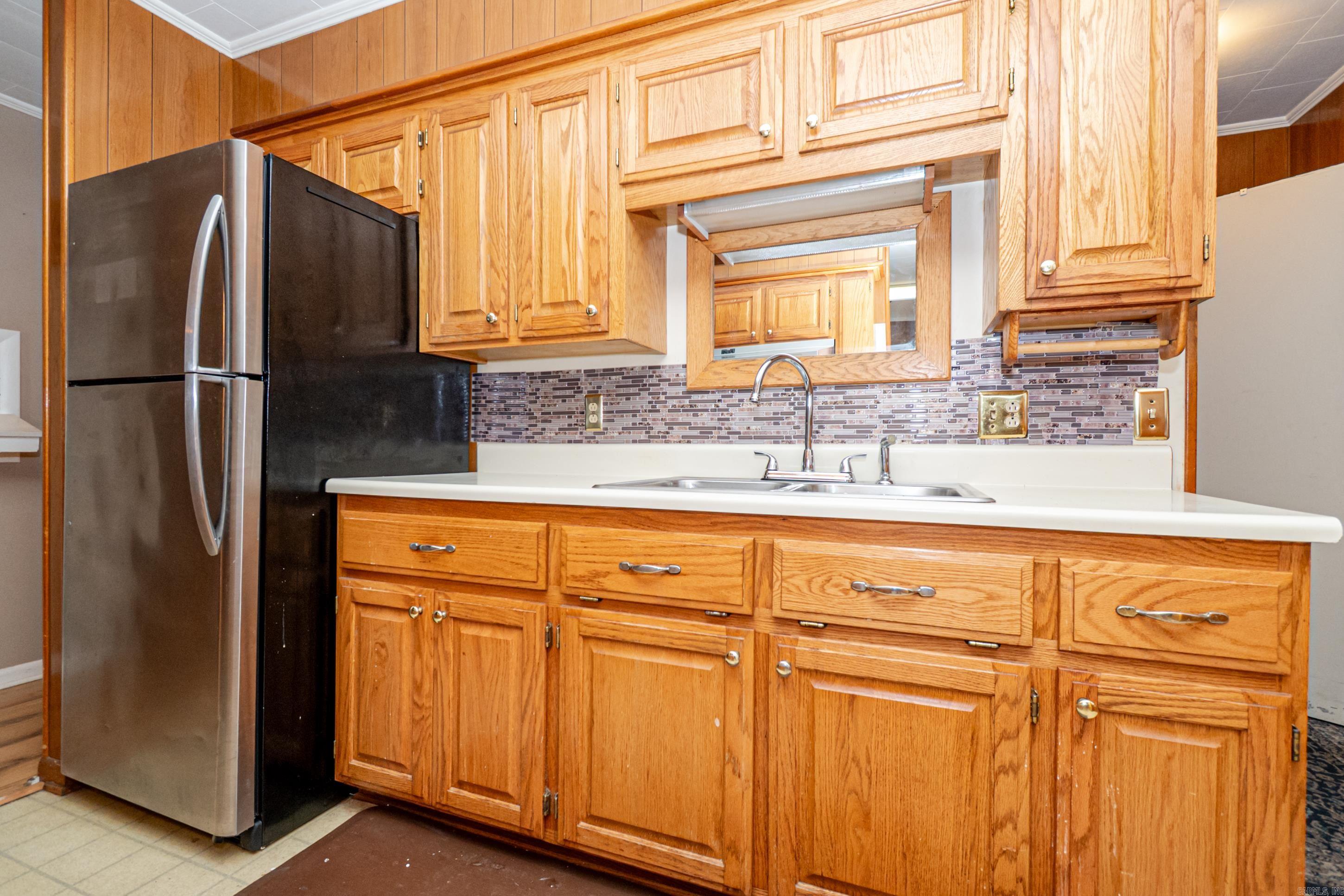 202 Fish Street Property Photo 8