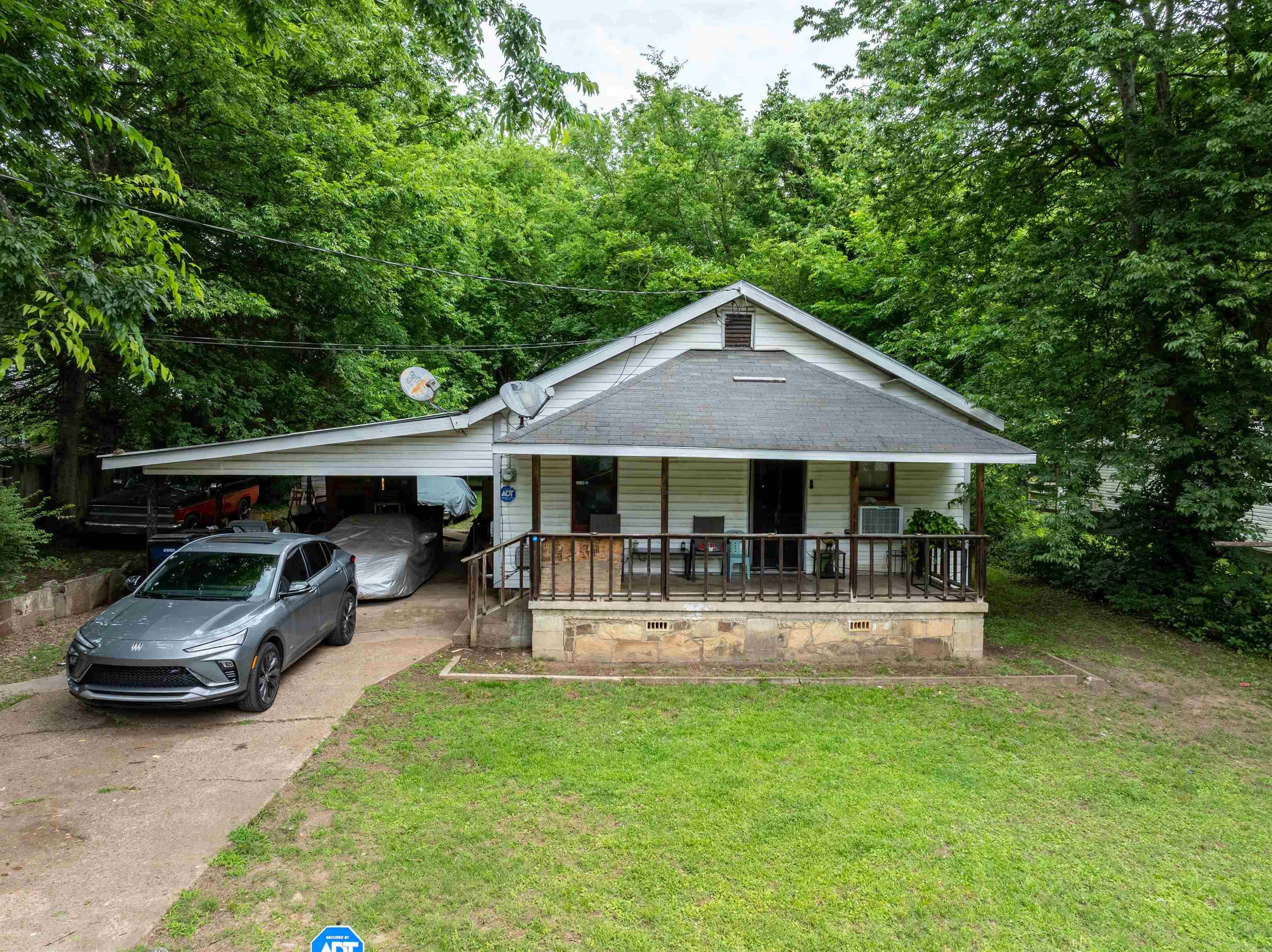 786 Elsie Street Property Photo 3