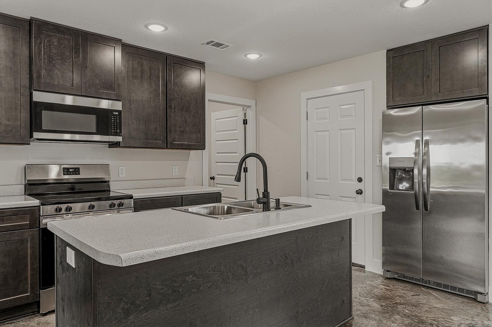 1009 Sixth Property Photo 8