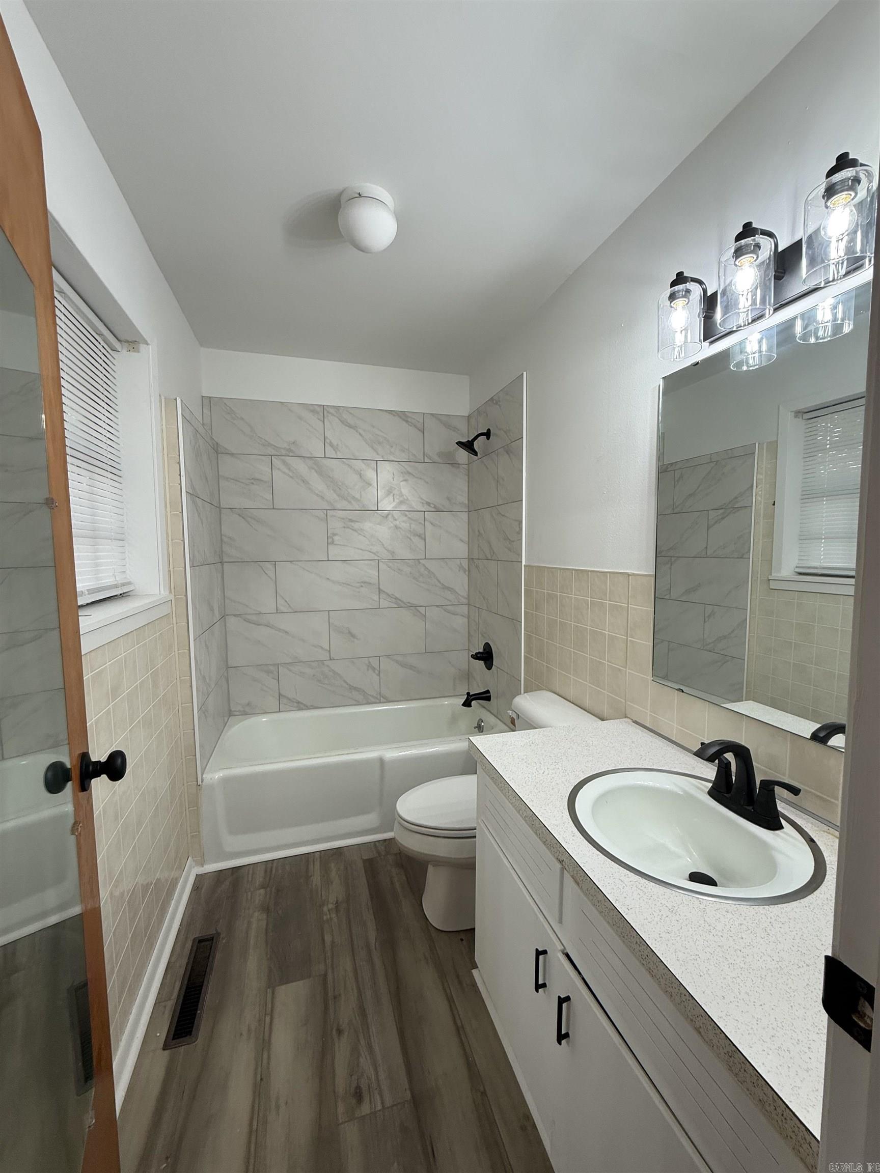 614 Winchester Street Property Photo 3
