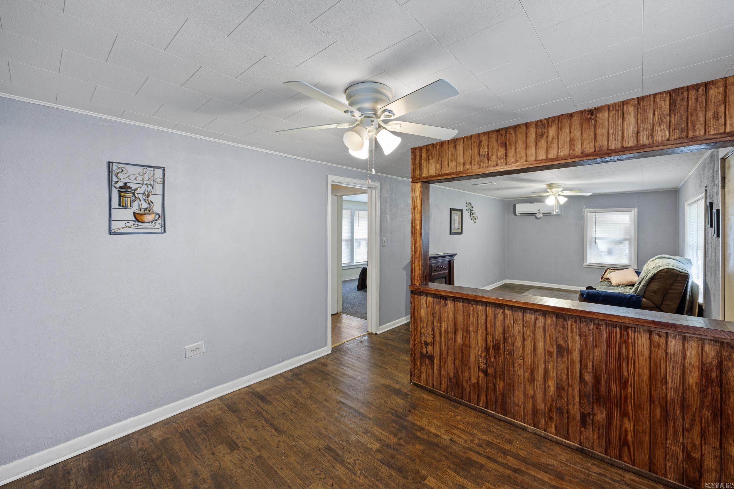 210 S 9 Highway Property Photo 8