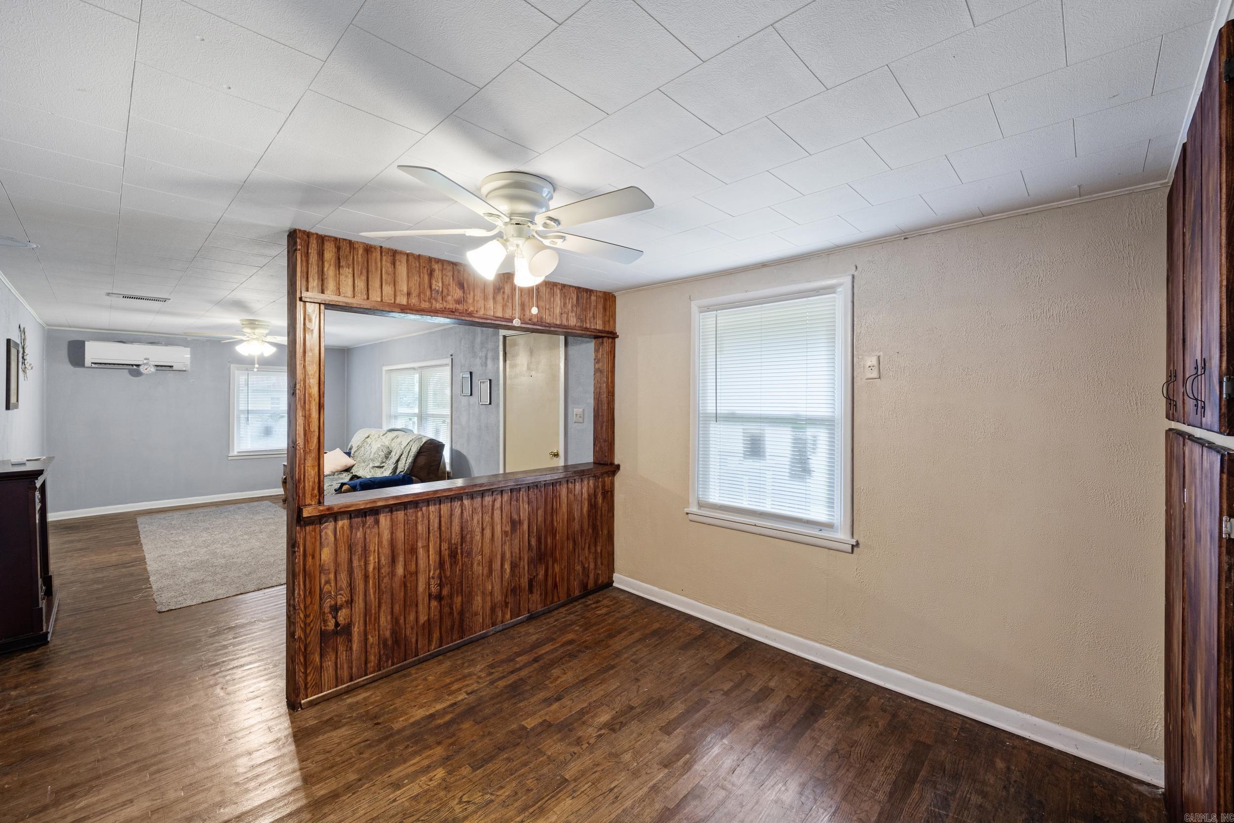 210 S 9 Highway Property Photo 9
