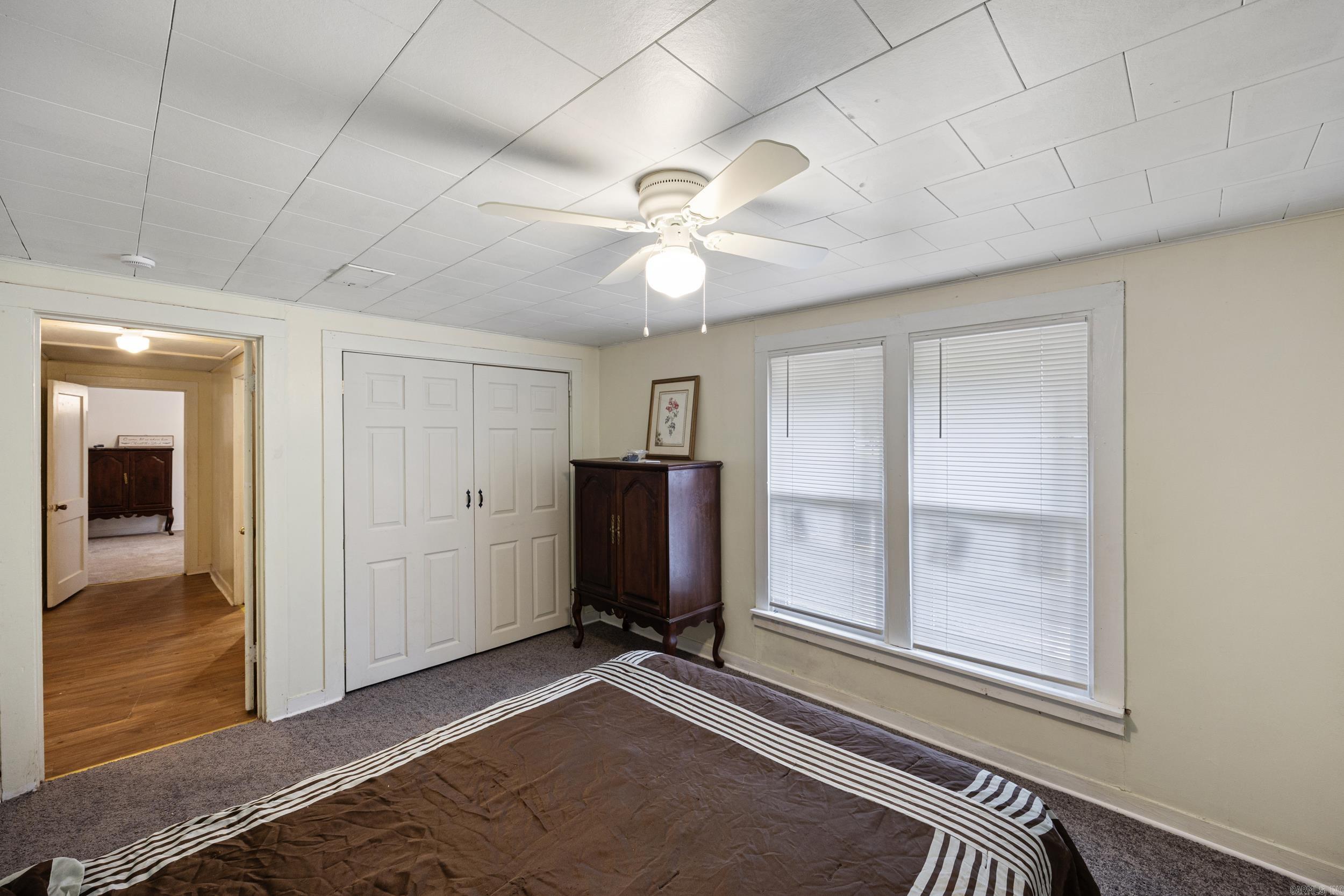 210 S 9 Highway Property Photo 11