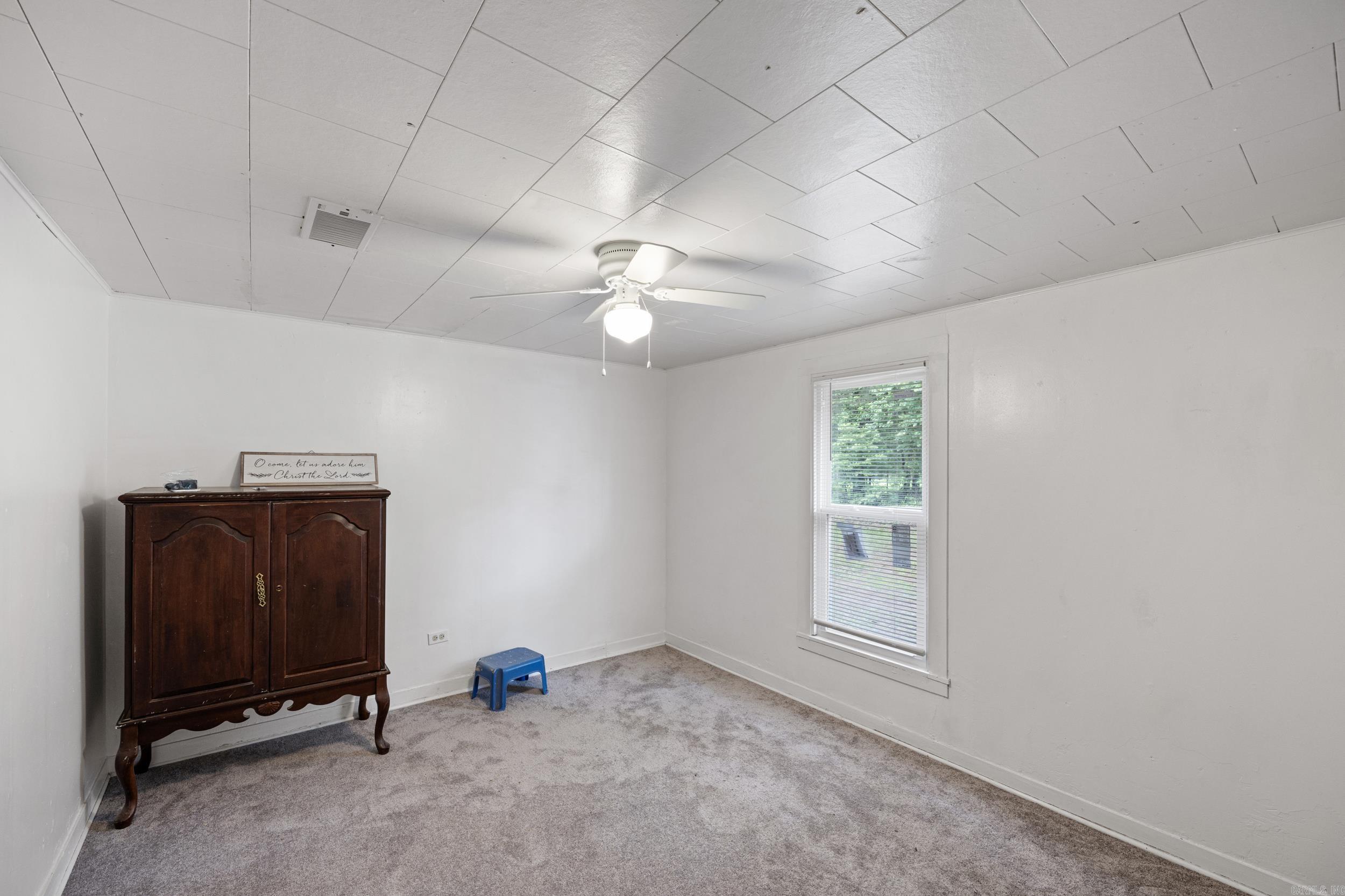 210 S 9 Highway Property Photo 13