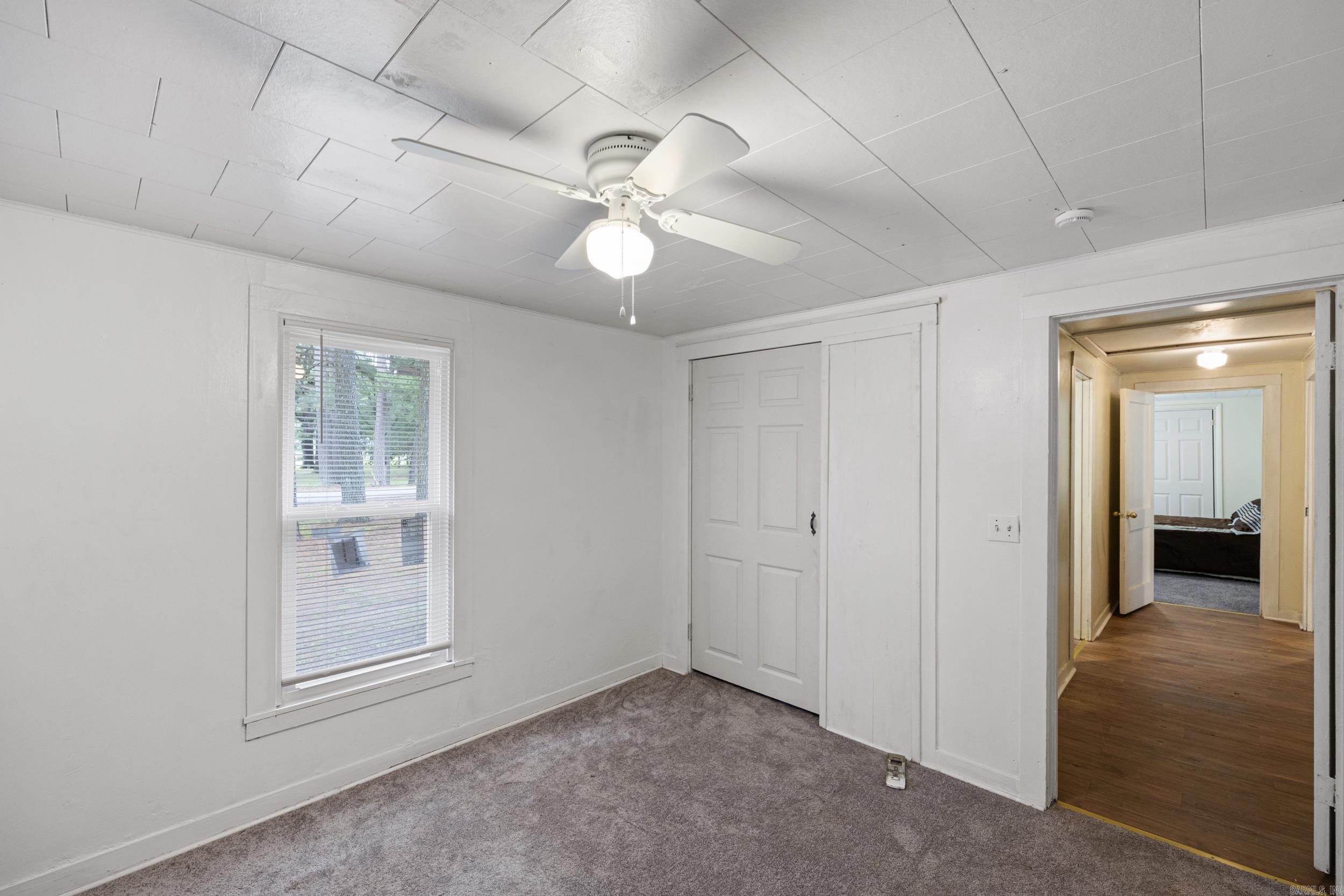 210 S 9 Highway Property Photo 14