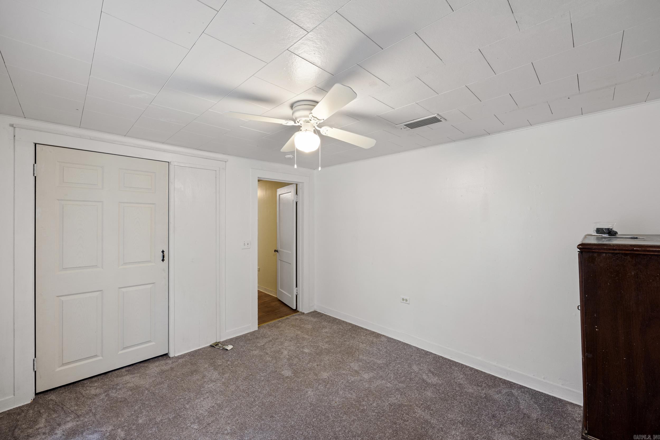 210 S 9 Highway Property Photo 15