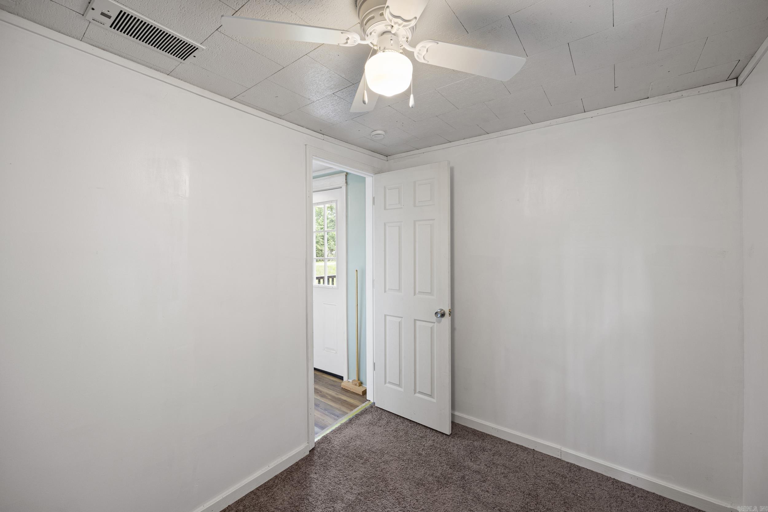 210 S 9 Highway Property Photo 26