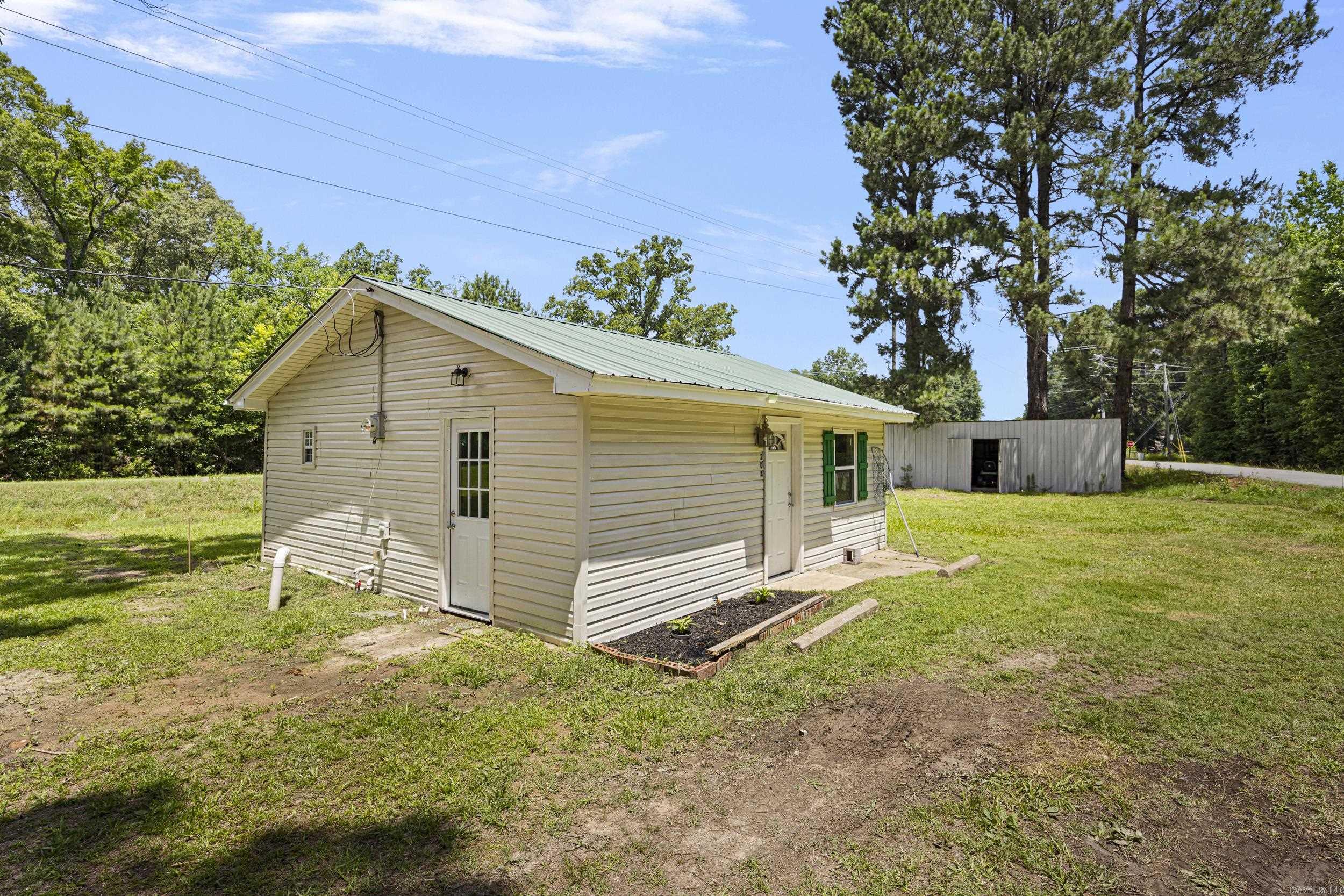 210 S 9 Highway Property Photo 27