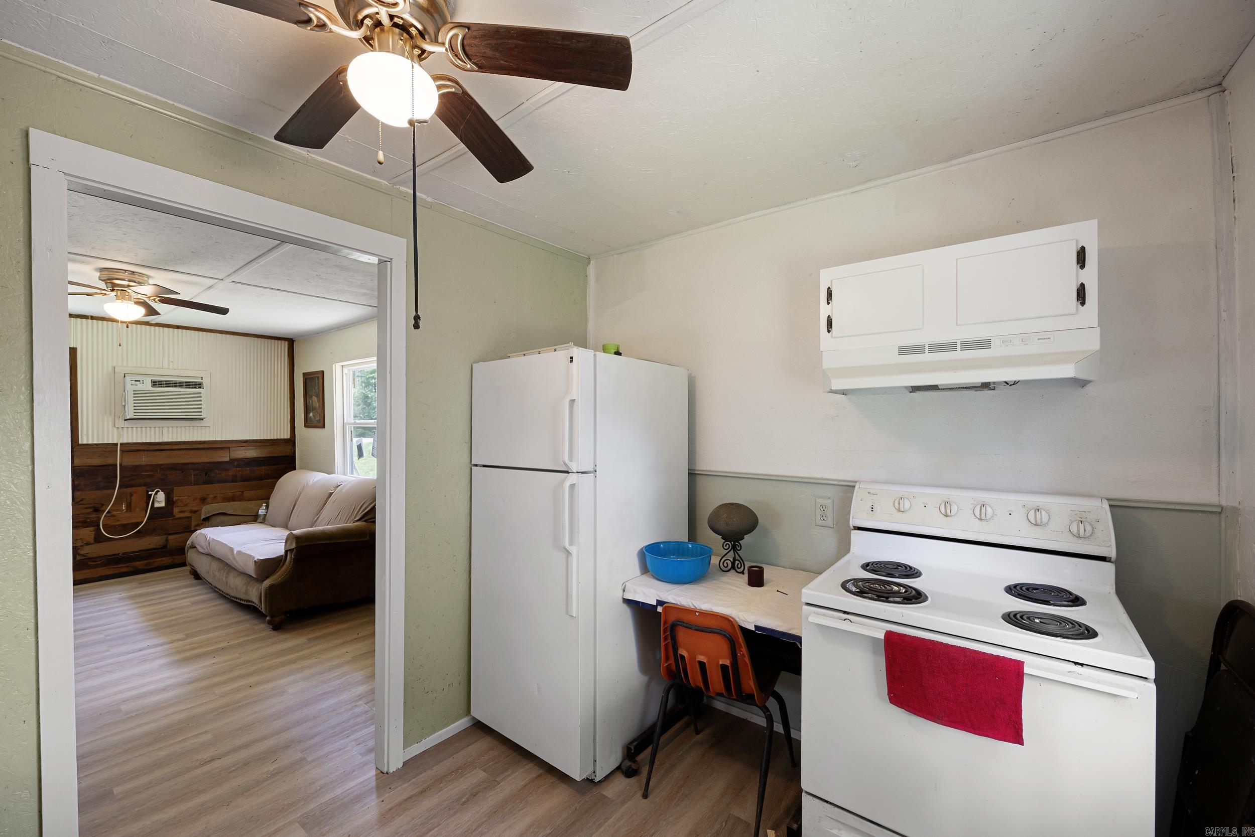 210 S 9 Highway Property Photo 31