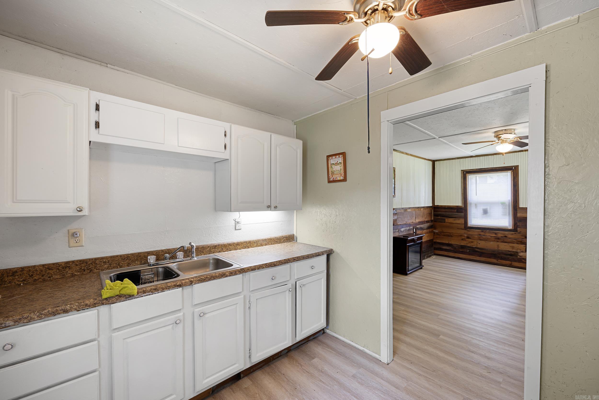 210 S 9 Highway Property Photo 32