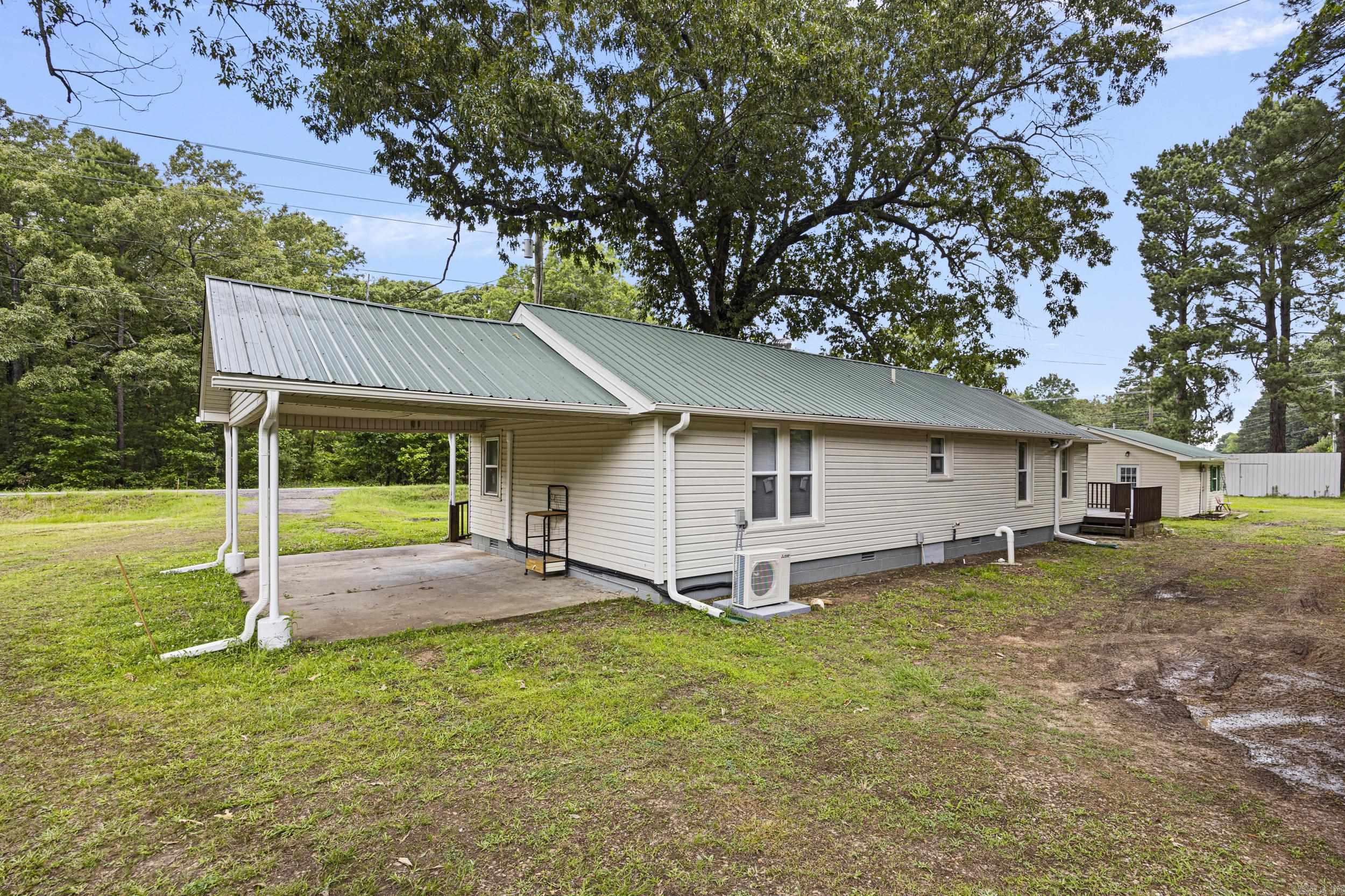 210 S 9 Highway Property Photo 37