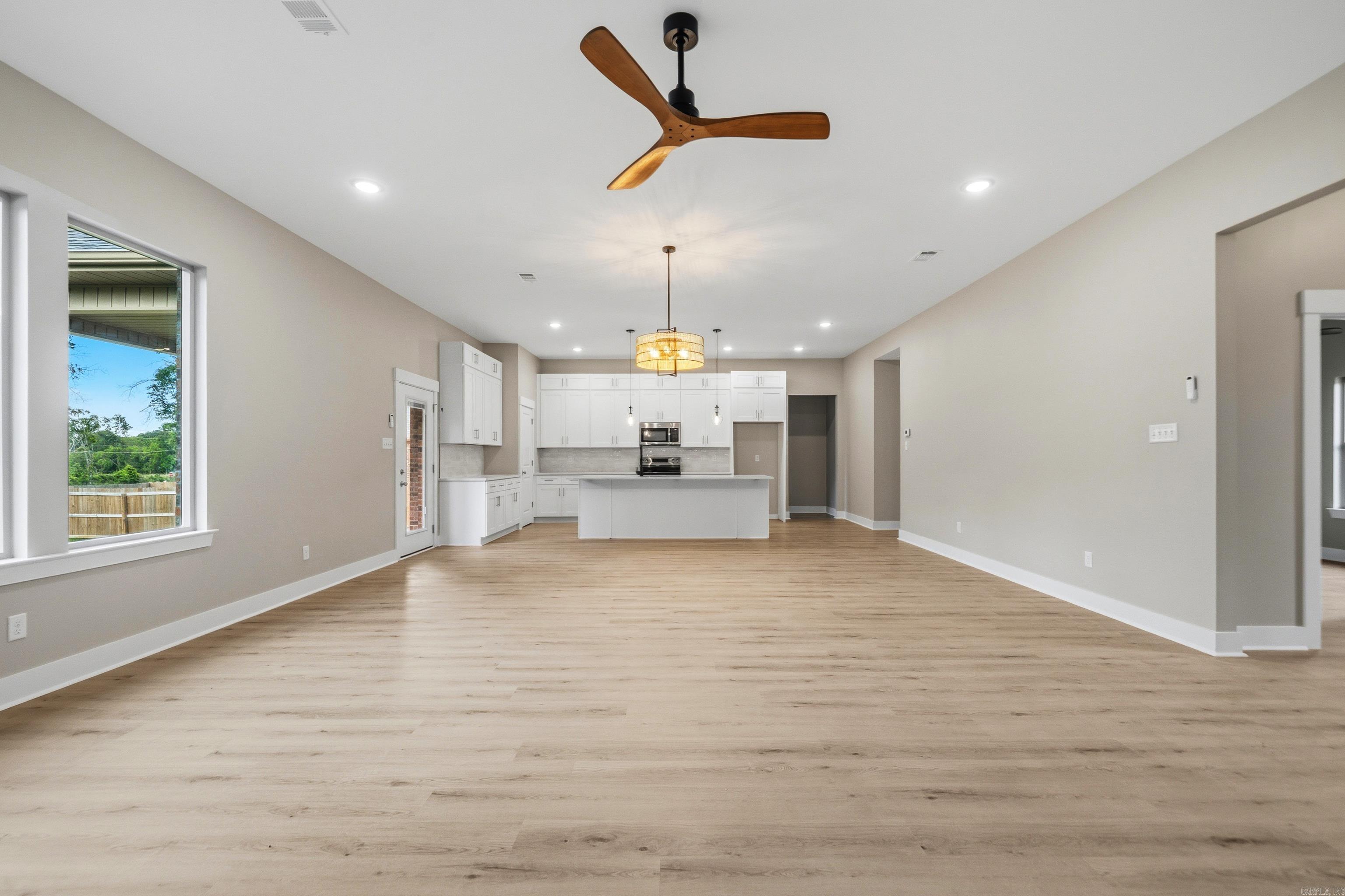 130 Petronia Street Property Photo 6