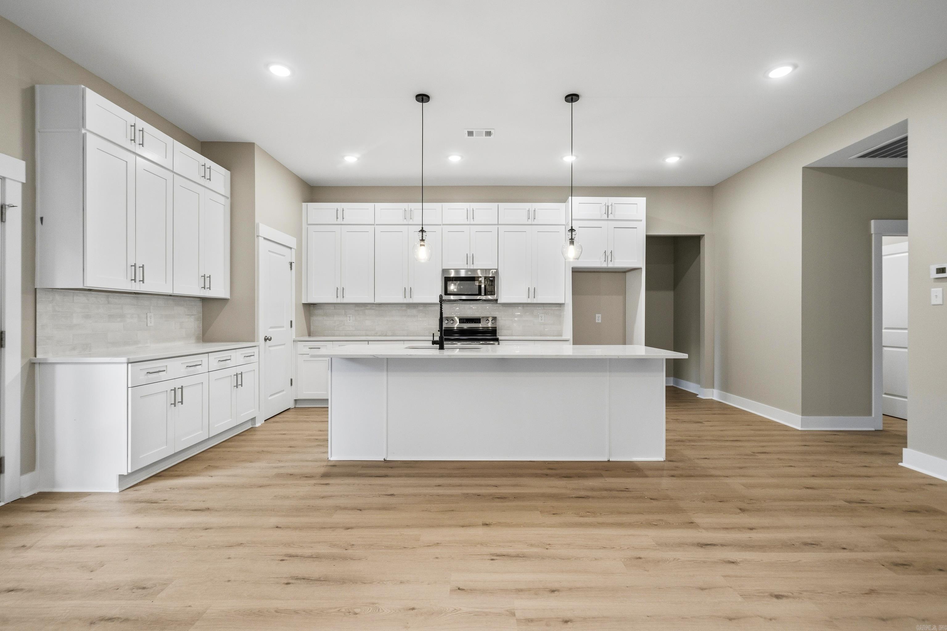 130 Petronia Street Property Photo 10