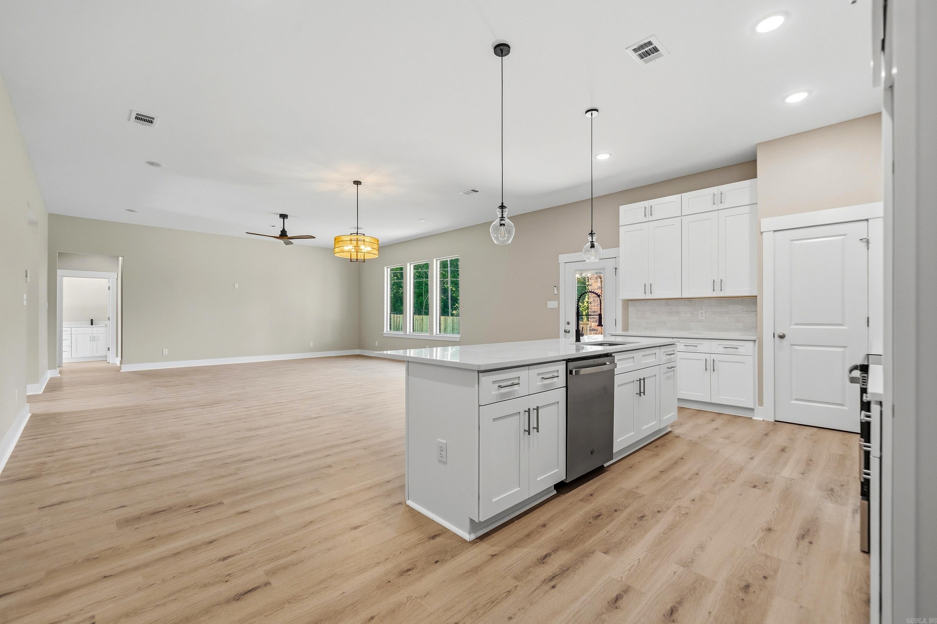 130 Petronia Street Property Photo 13