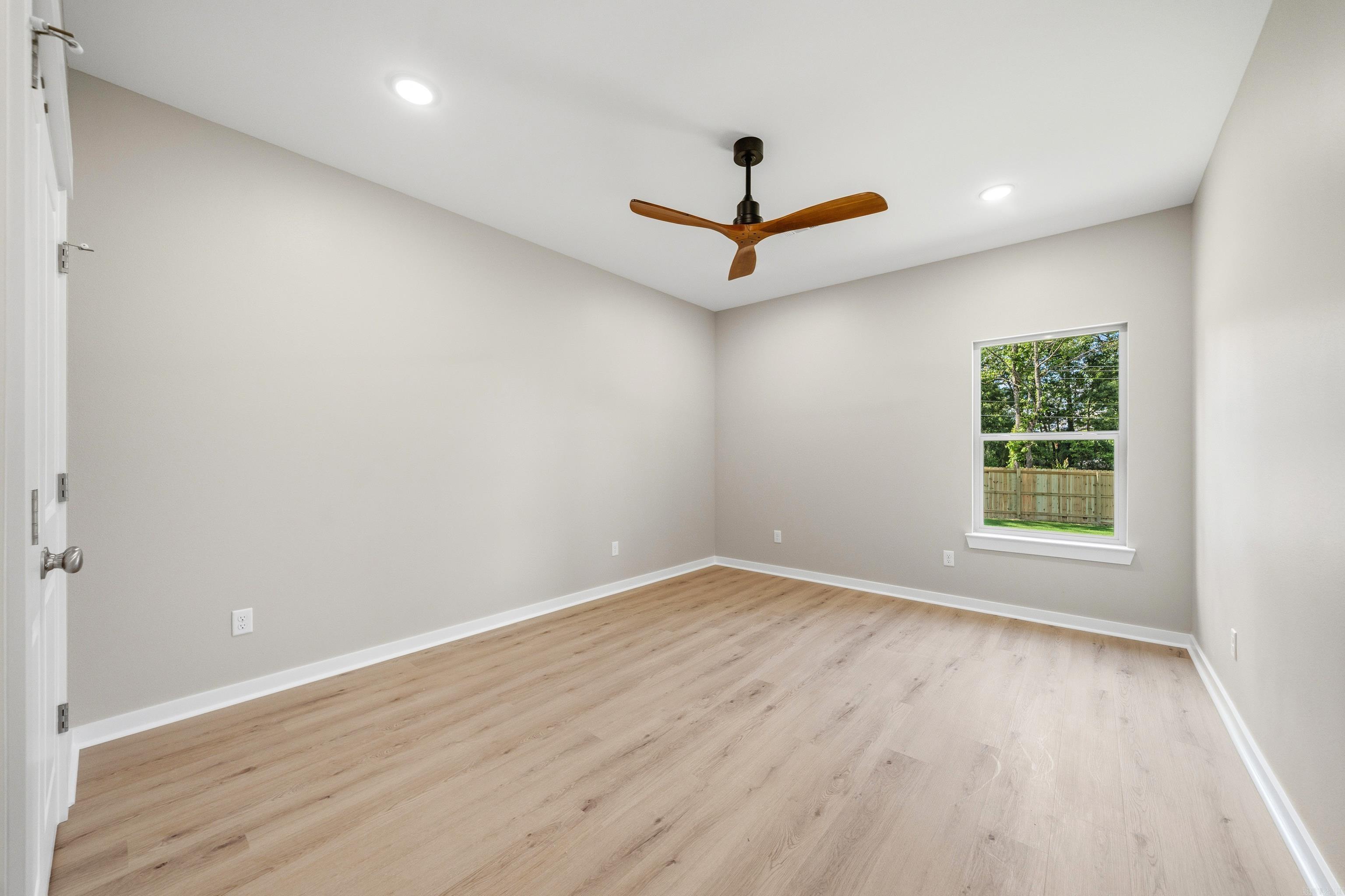 130 Petronia Street Property Photo 33