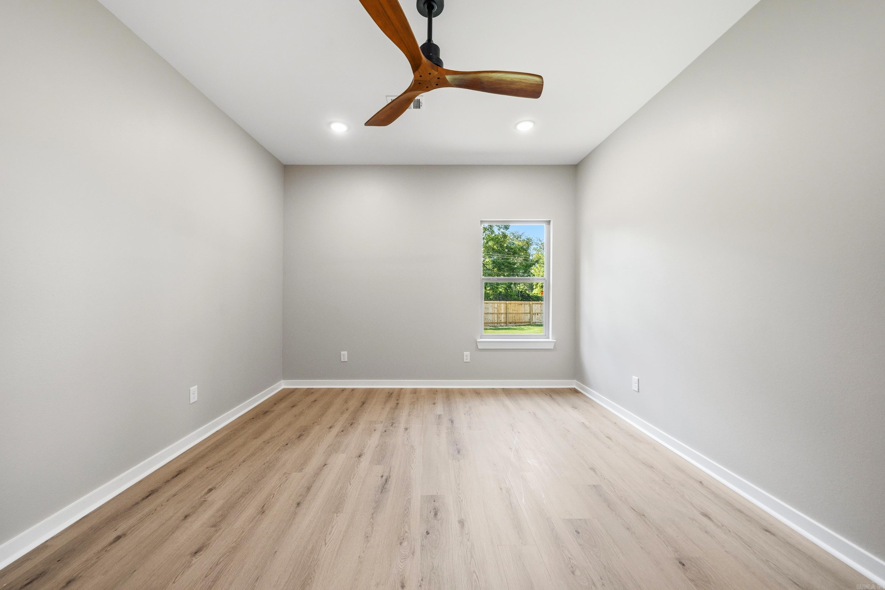 130 Petronia Street Property Photo 34