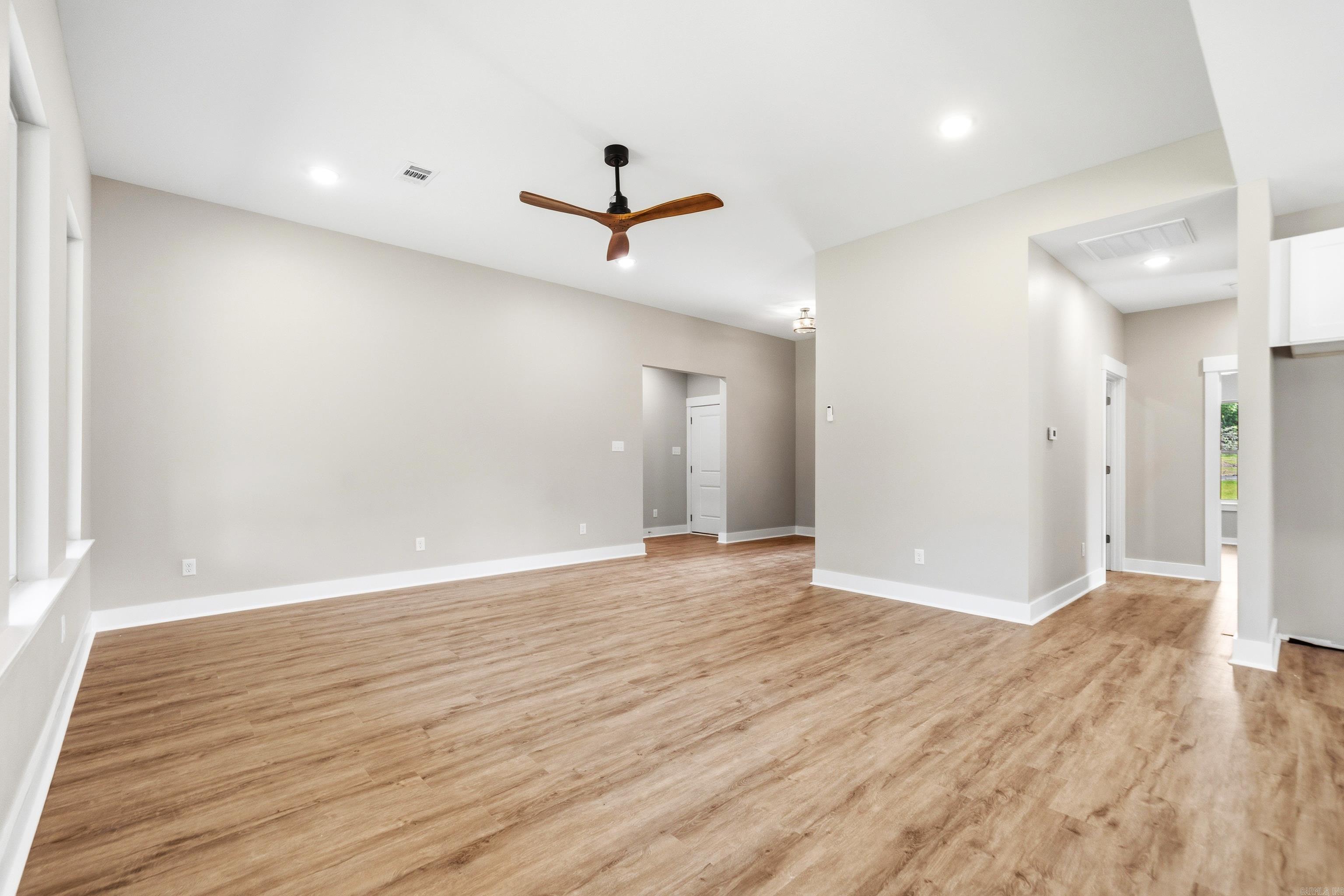 210 Petronia Street Property Photo 8