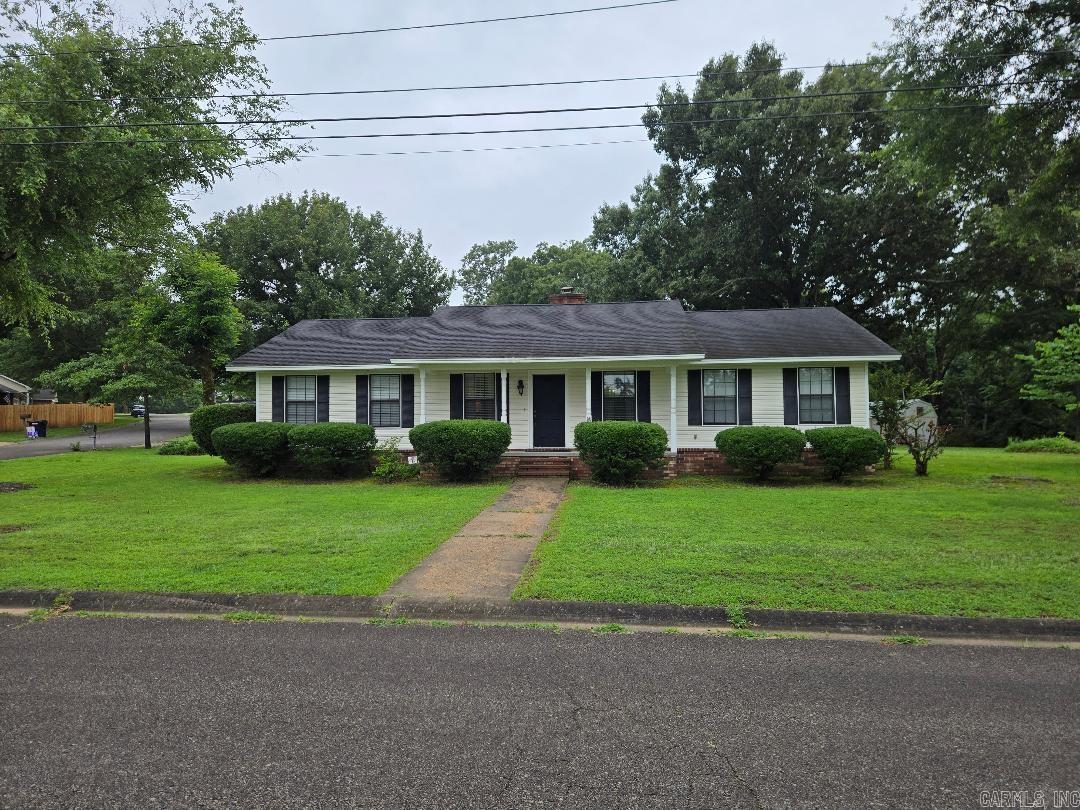 16 Cedar Creek Drive Property Photo 1